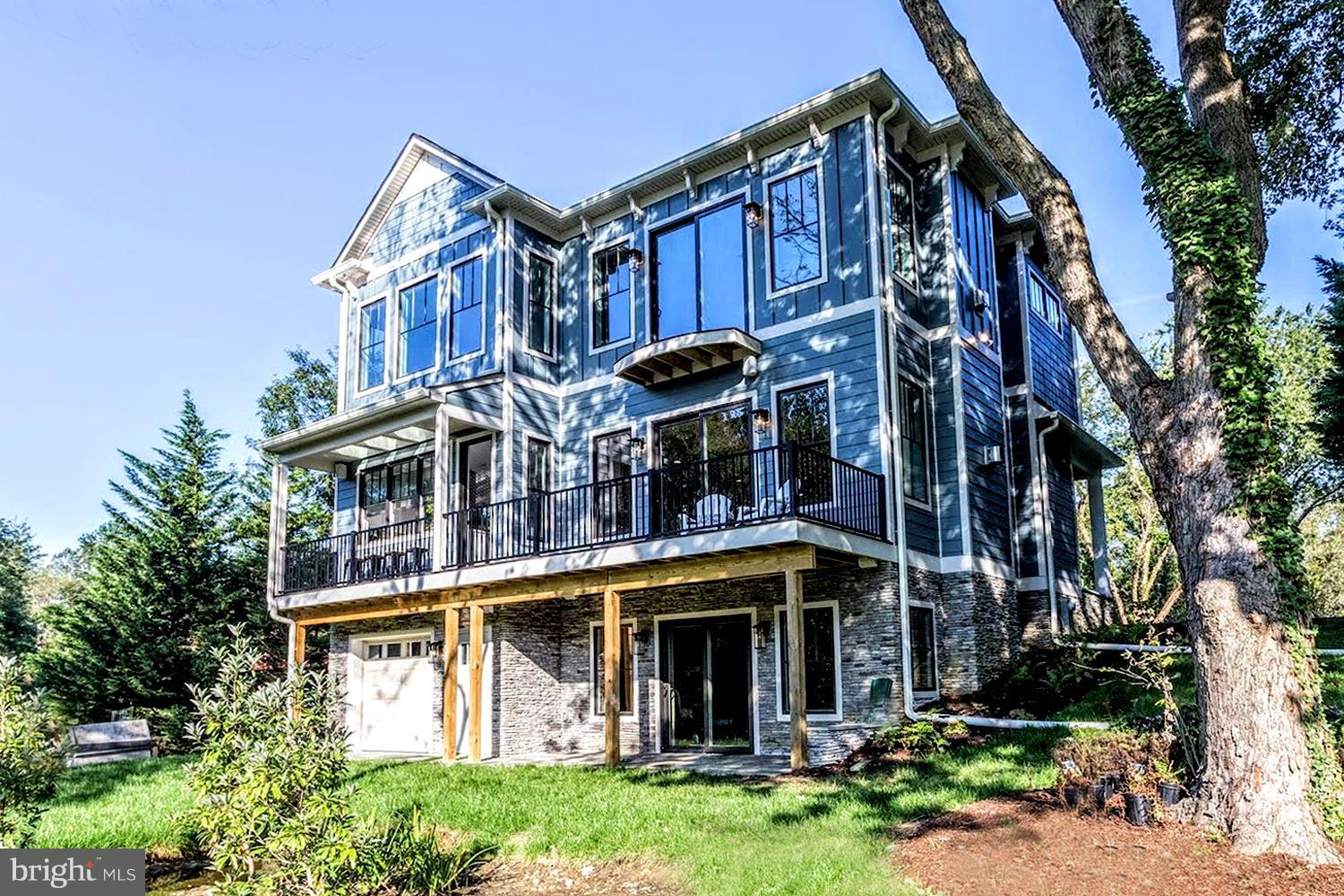 WHITEHALL BEACH - Residential