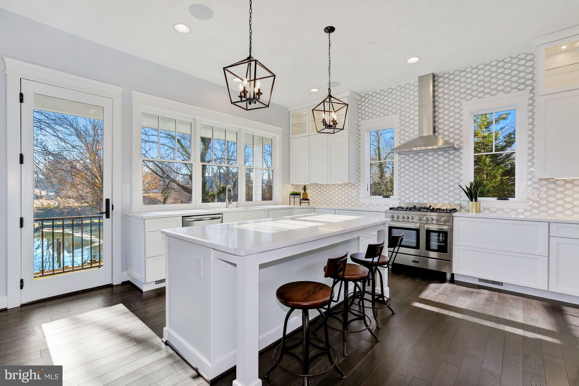 WHITEHALL BEACH - Residential