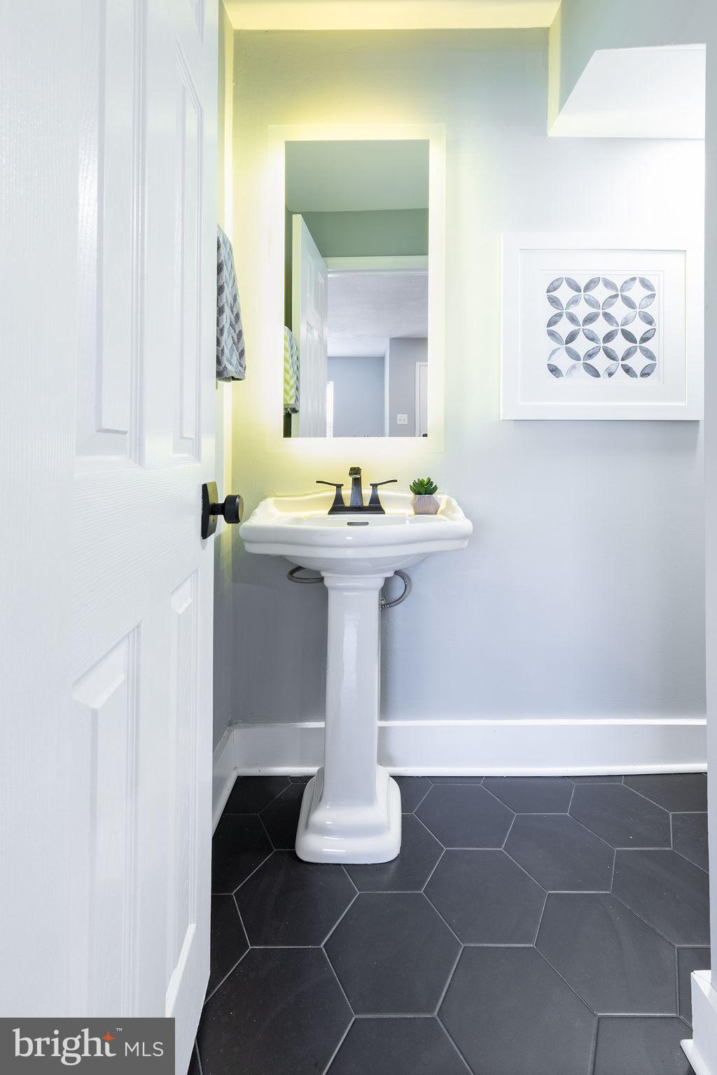 ARLINGTON COURT - Residential