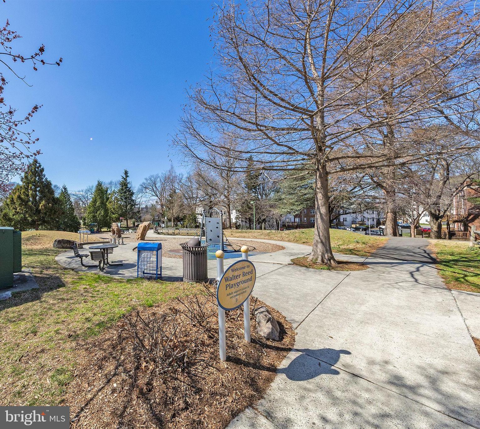 ARLINGTON COURT - Residential