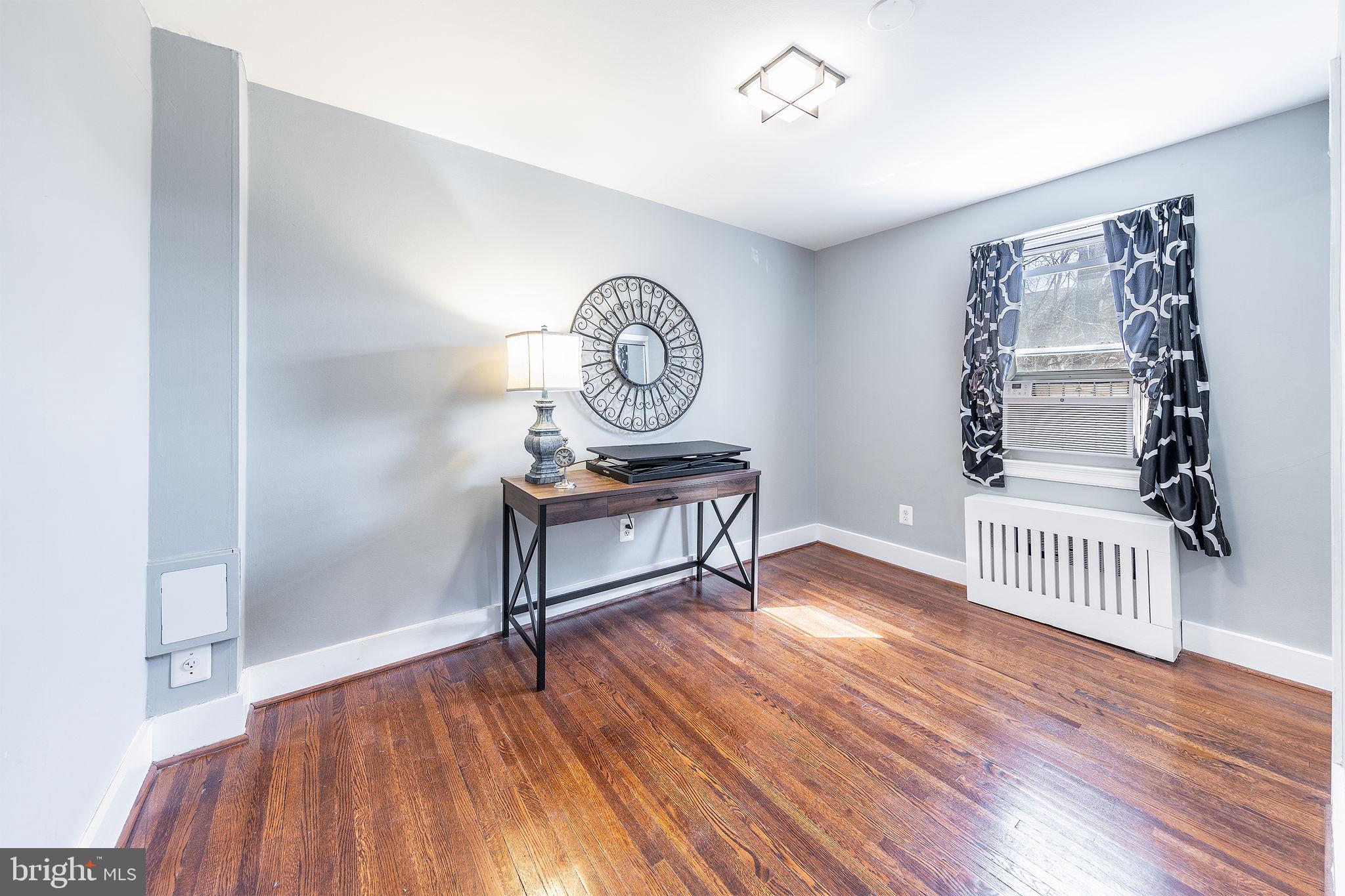 ARLINGTON COURT - Residential