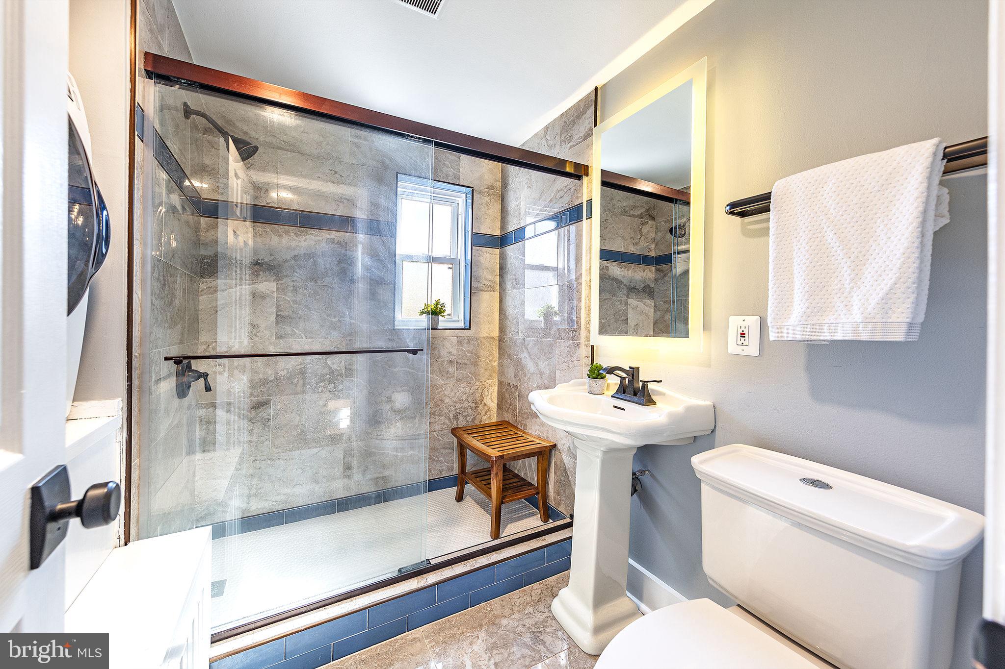 ARLINGTON COURT - Residential