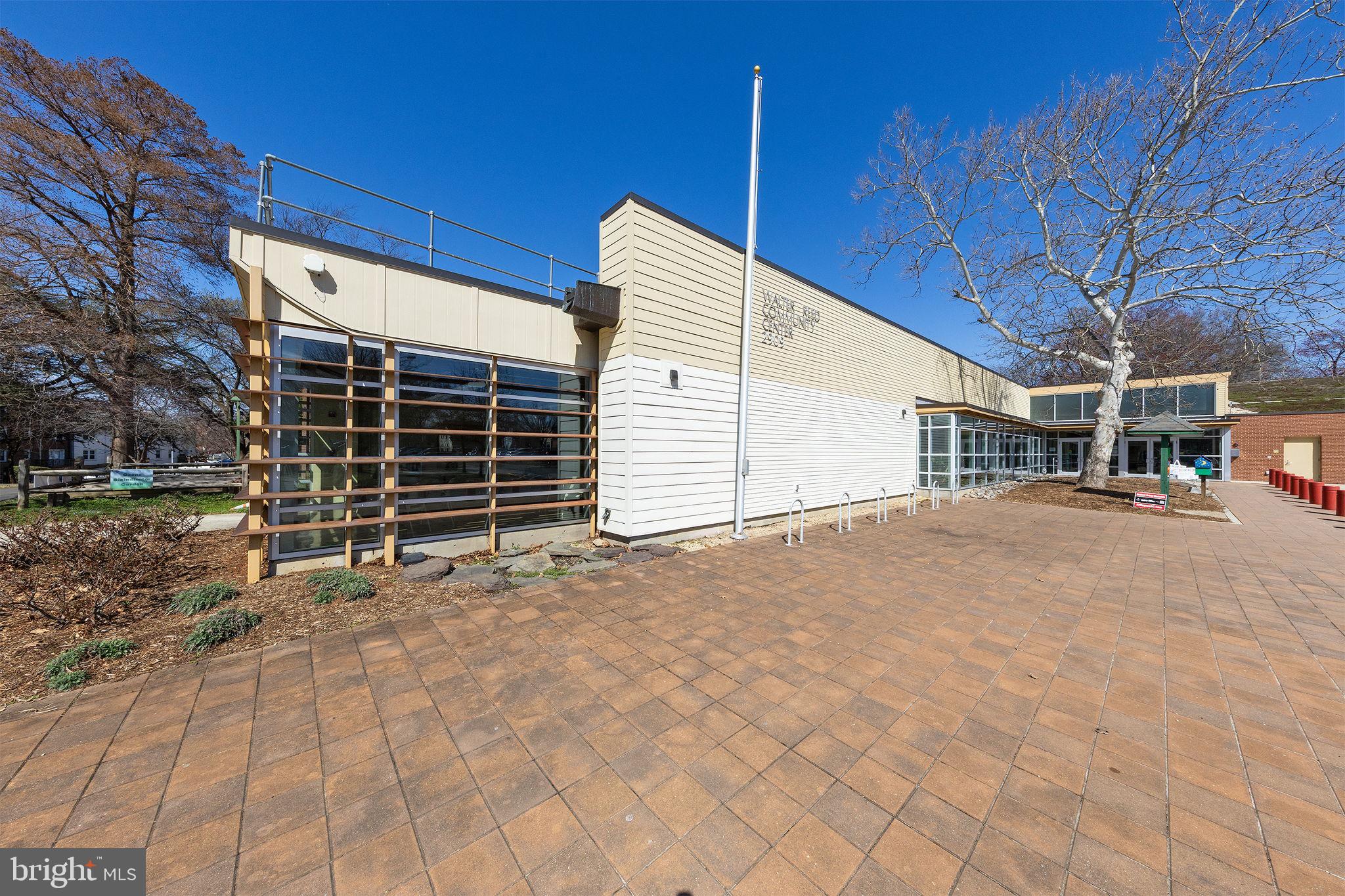 ARLINGTON COURT - Residential