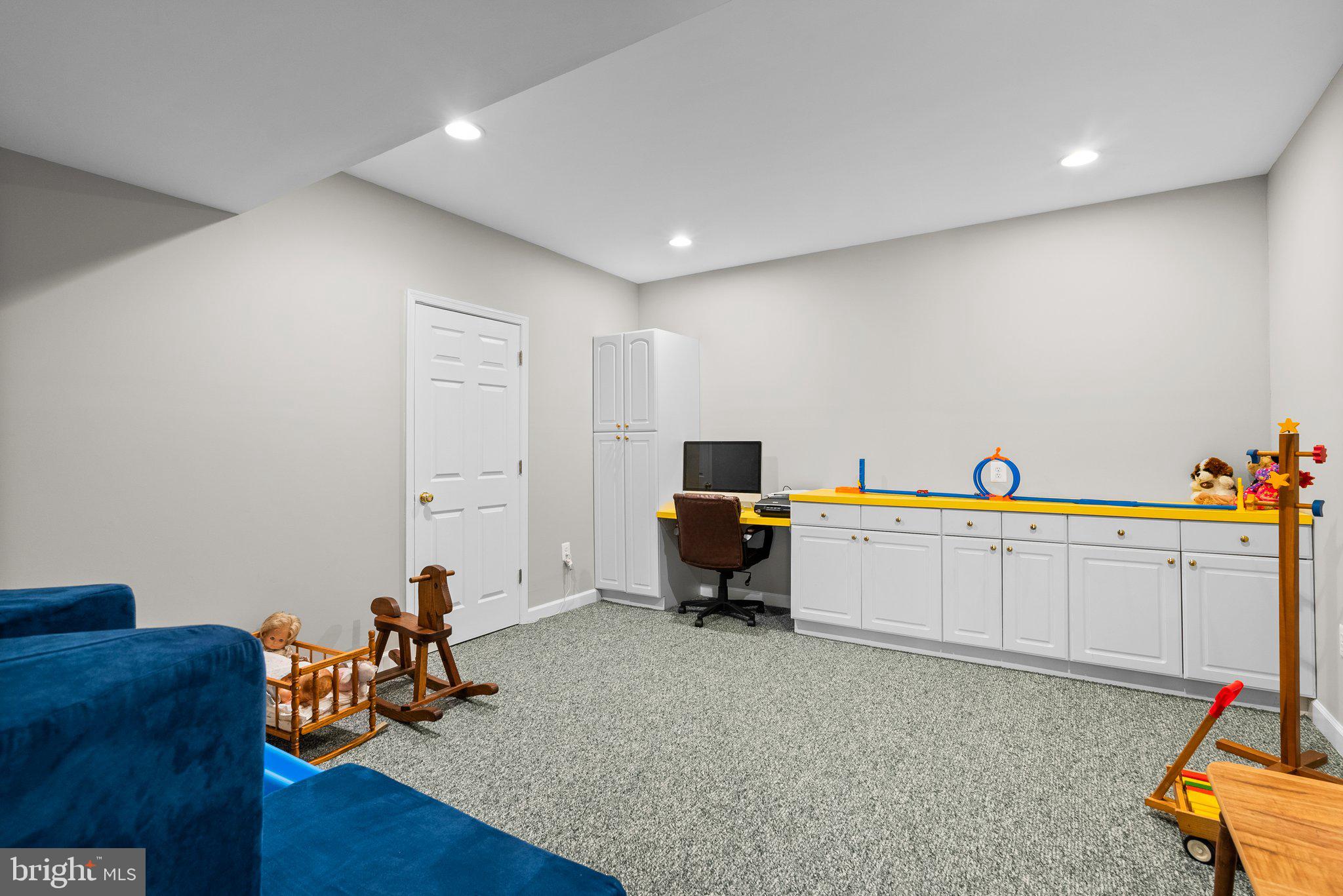 HAMPSHIRE GREENS - Residential