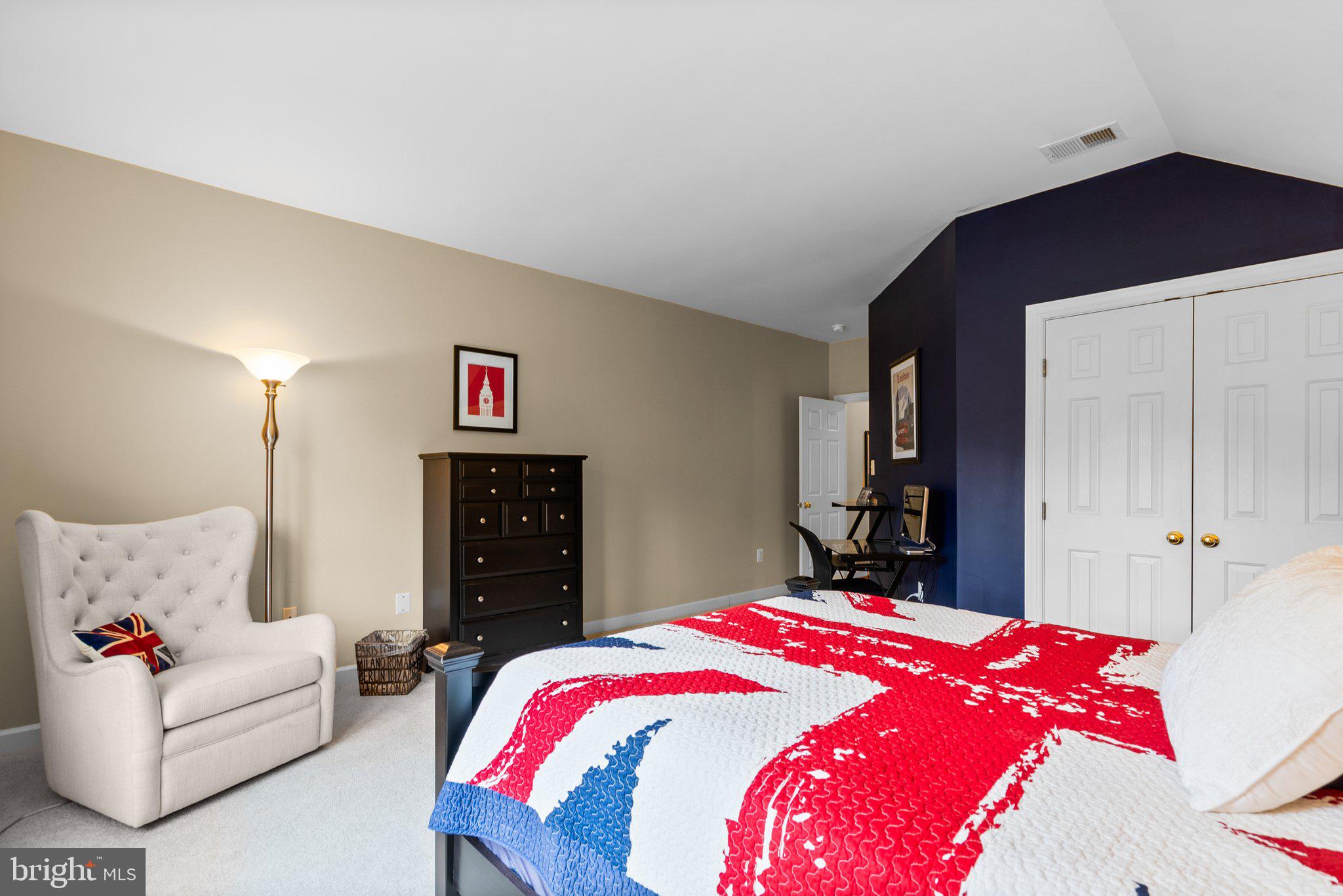 HAMPSHIRE GREENS - Residential