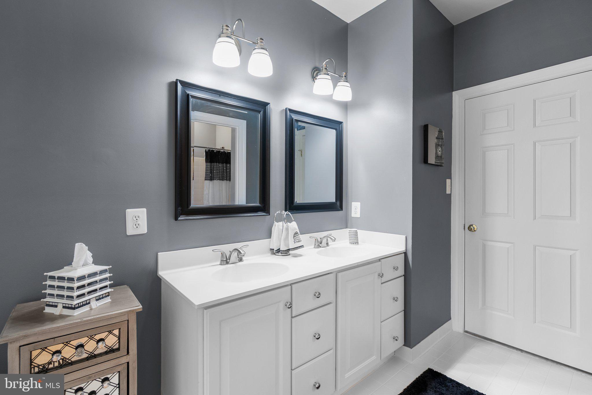 HAMPSHIRE GREENS - Residential