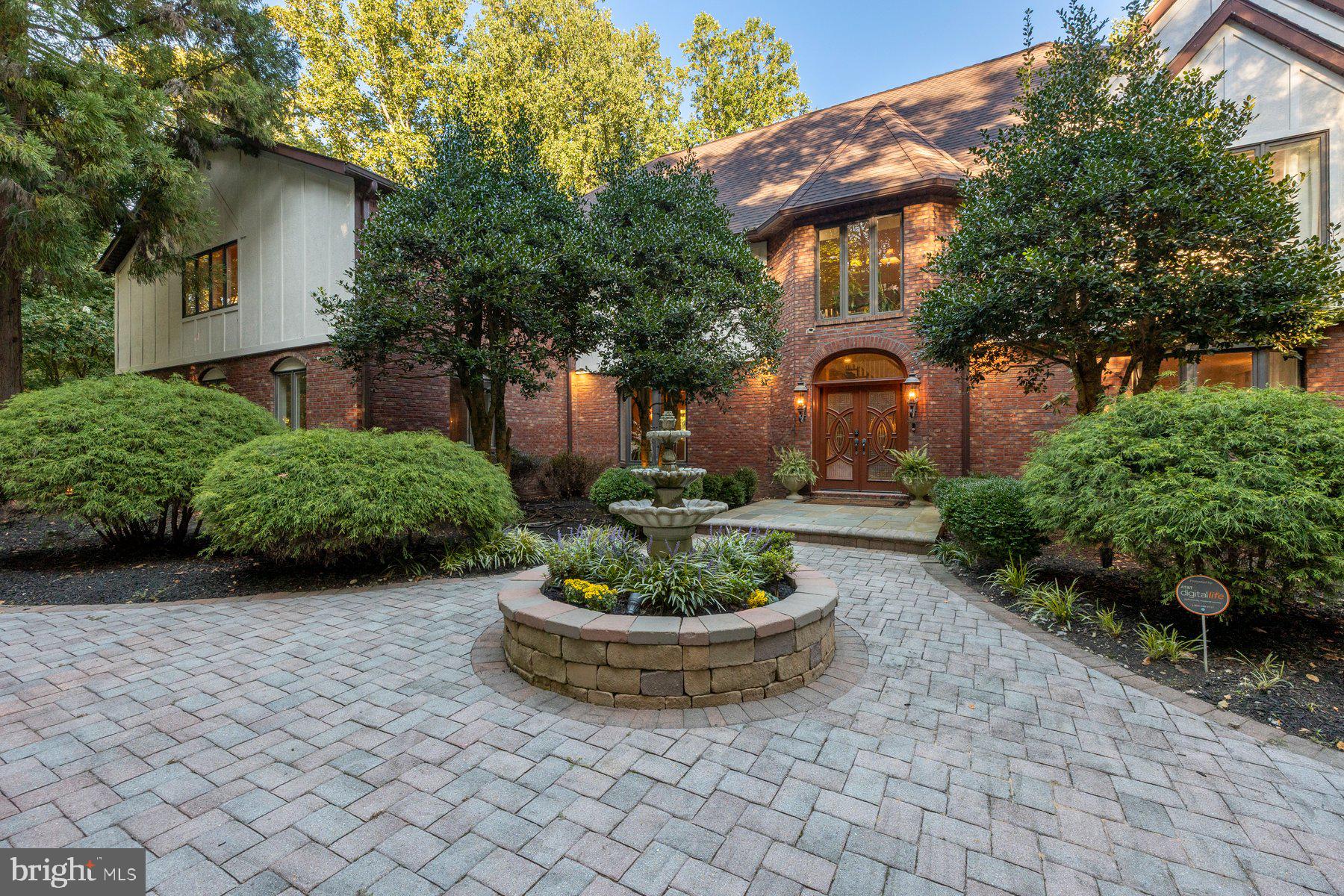 25 HIGHFIELD COURT