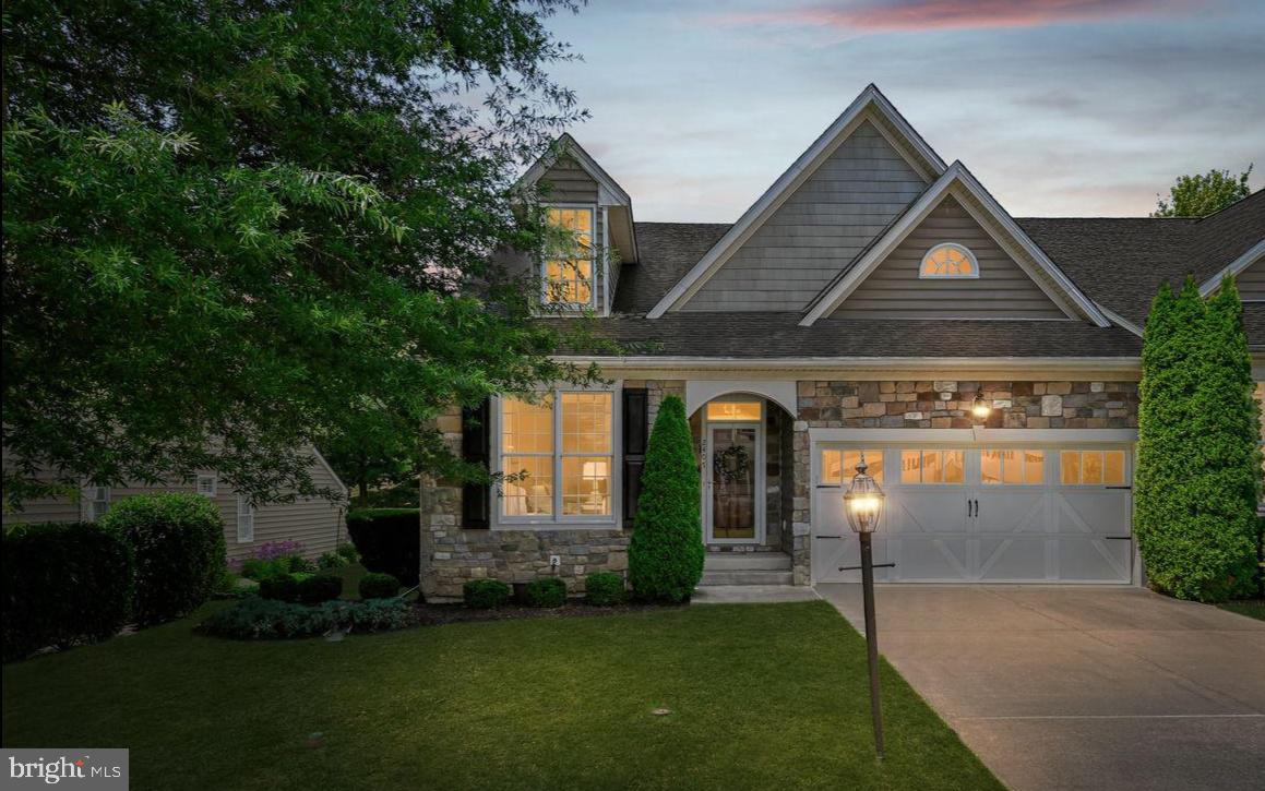 2407 GRAND OAKS COURT 28