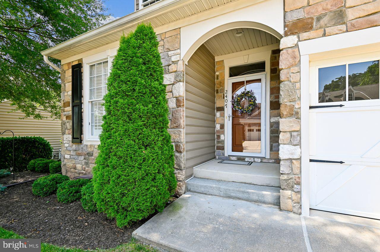 2407 GRAND OAKS COURT 28