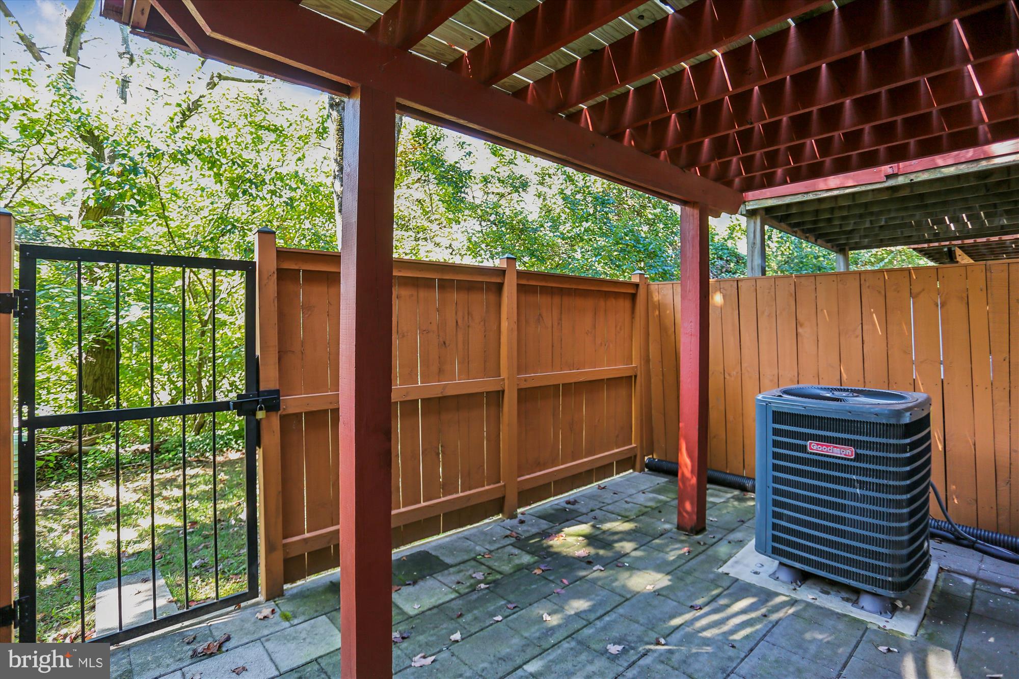 FAIRLAND - Residential