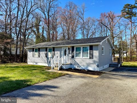 Homes For Sale - 108 W Hawthorne Drive<br/> LA PLATA, MD 20646