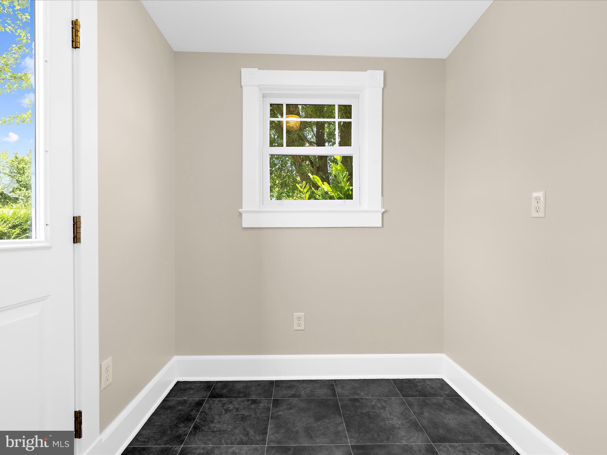 INGLESIDE - Residential