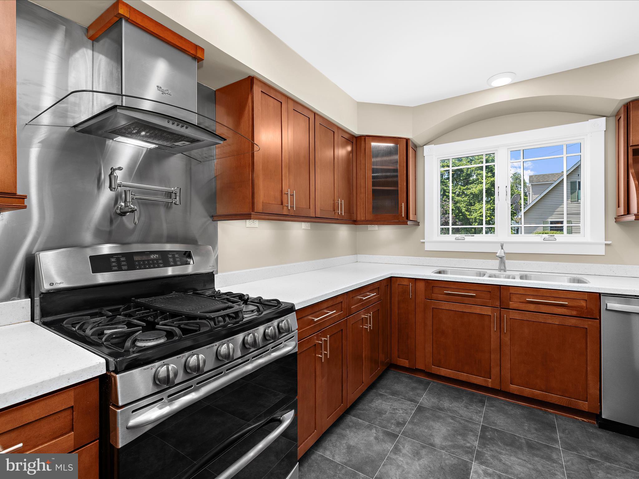 INGLESIDE - Residential