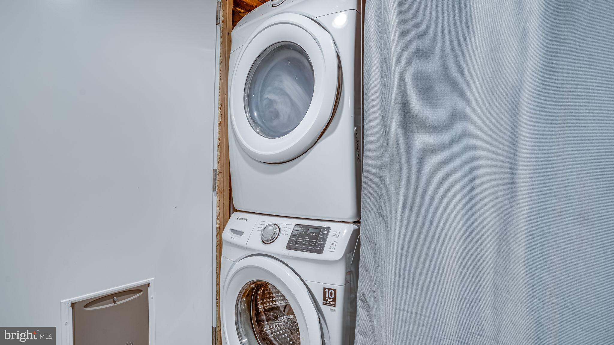 HUNTINGTON - Residential Lease