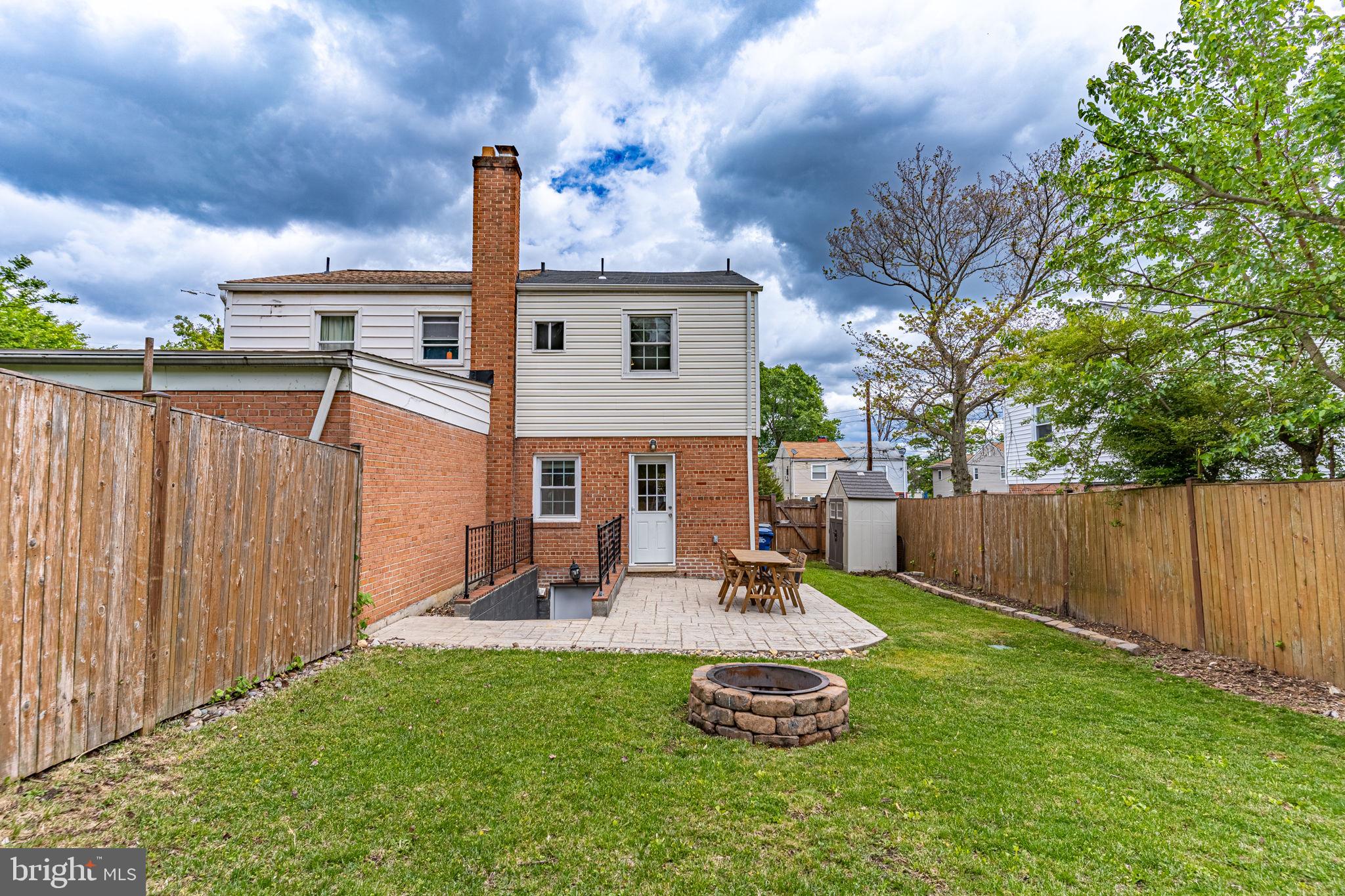 HUNTINGTON - Residential Lease