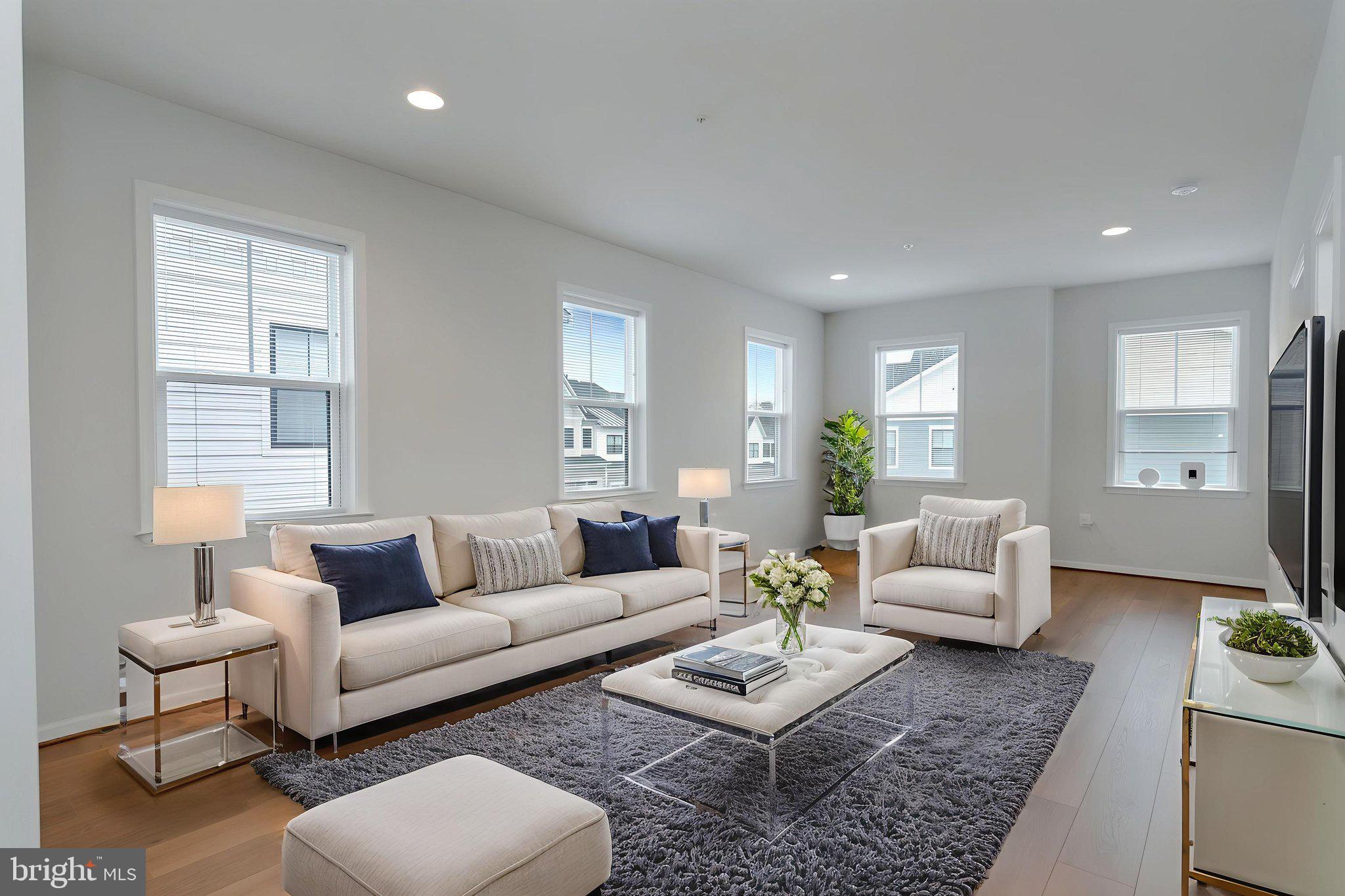 CADENCE AT LANSDOWNE - Residential