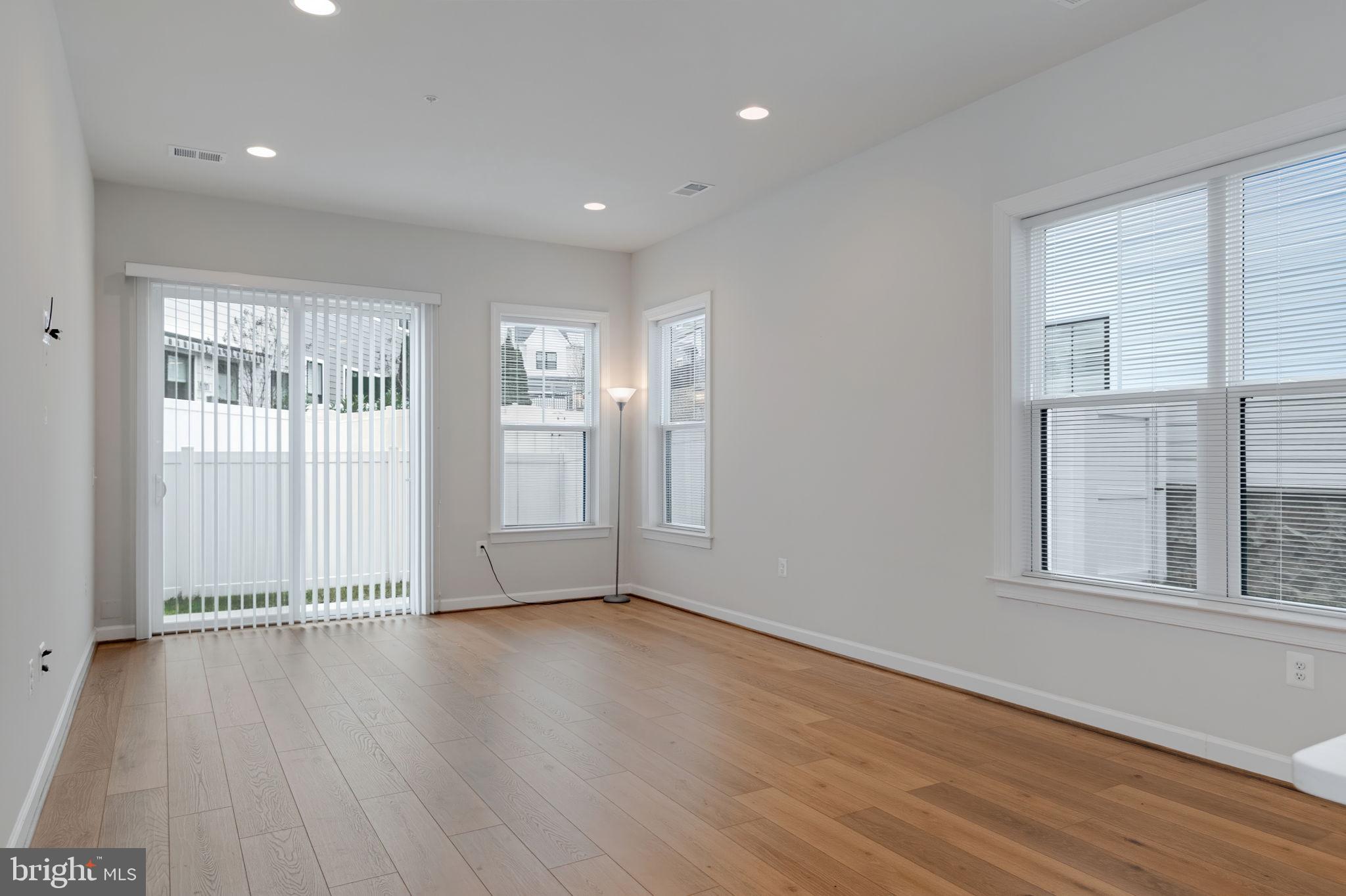 CADENCE AT LANSDOWNE - Residential