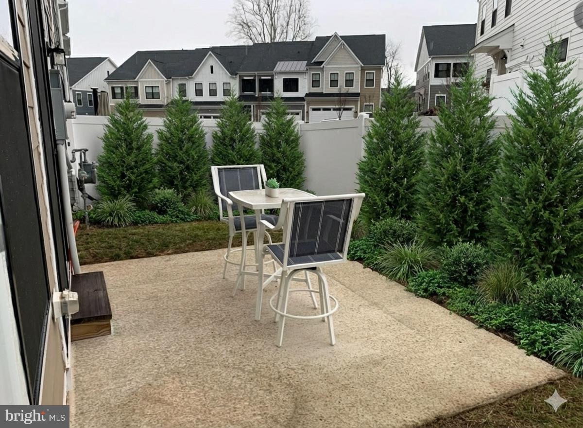 CADENCE AT LANSDOWNE - Residential