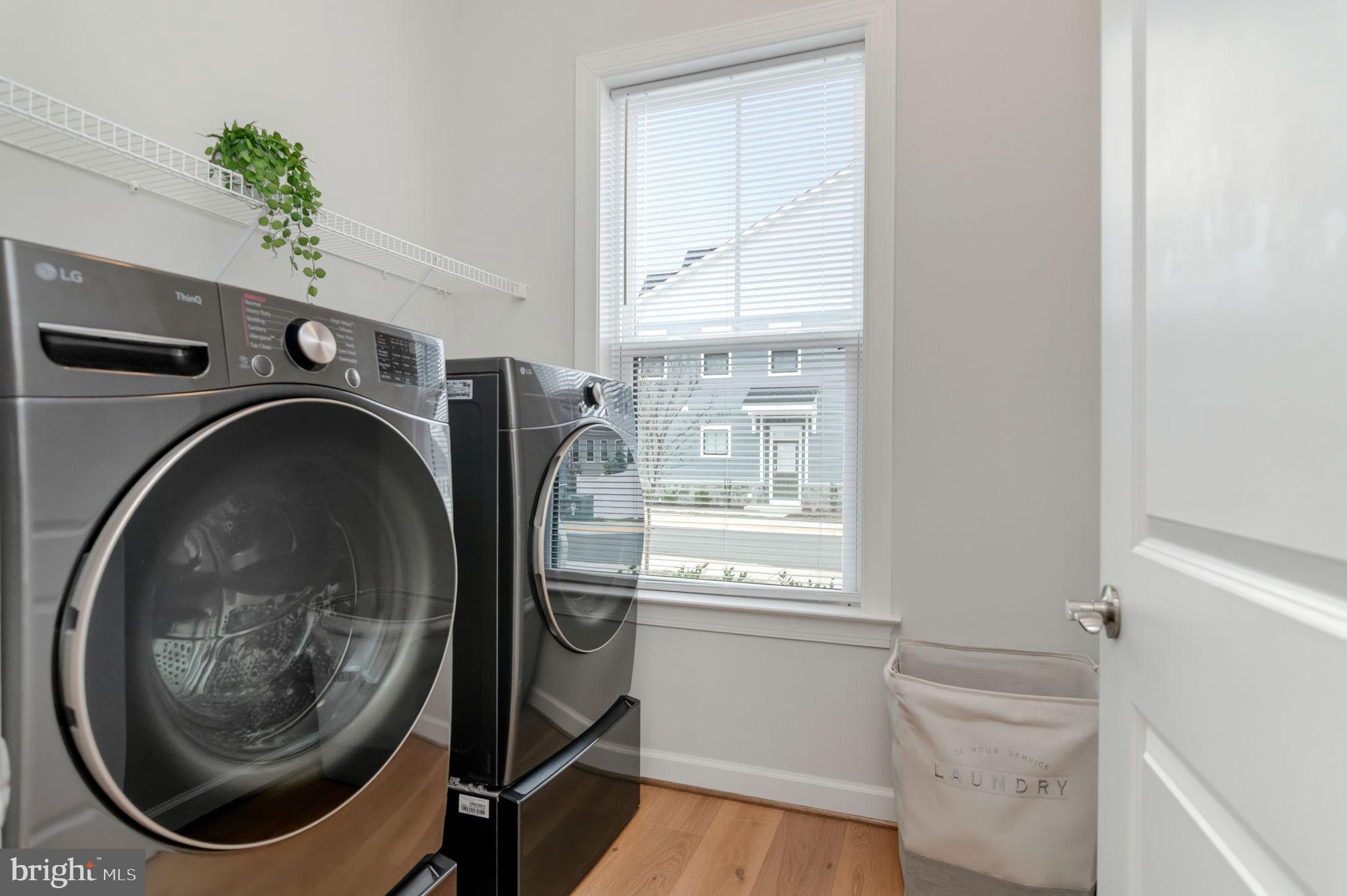 CADENCE AT LANSDOWNE - Residential