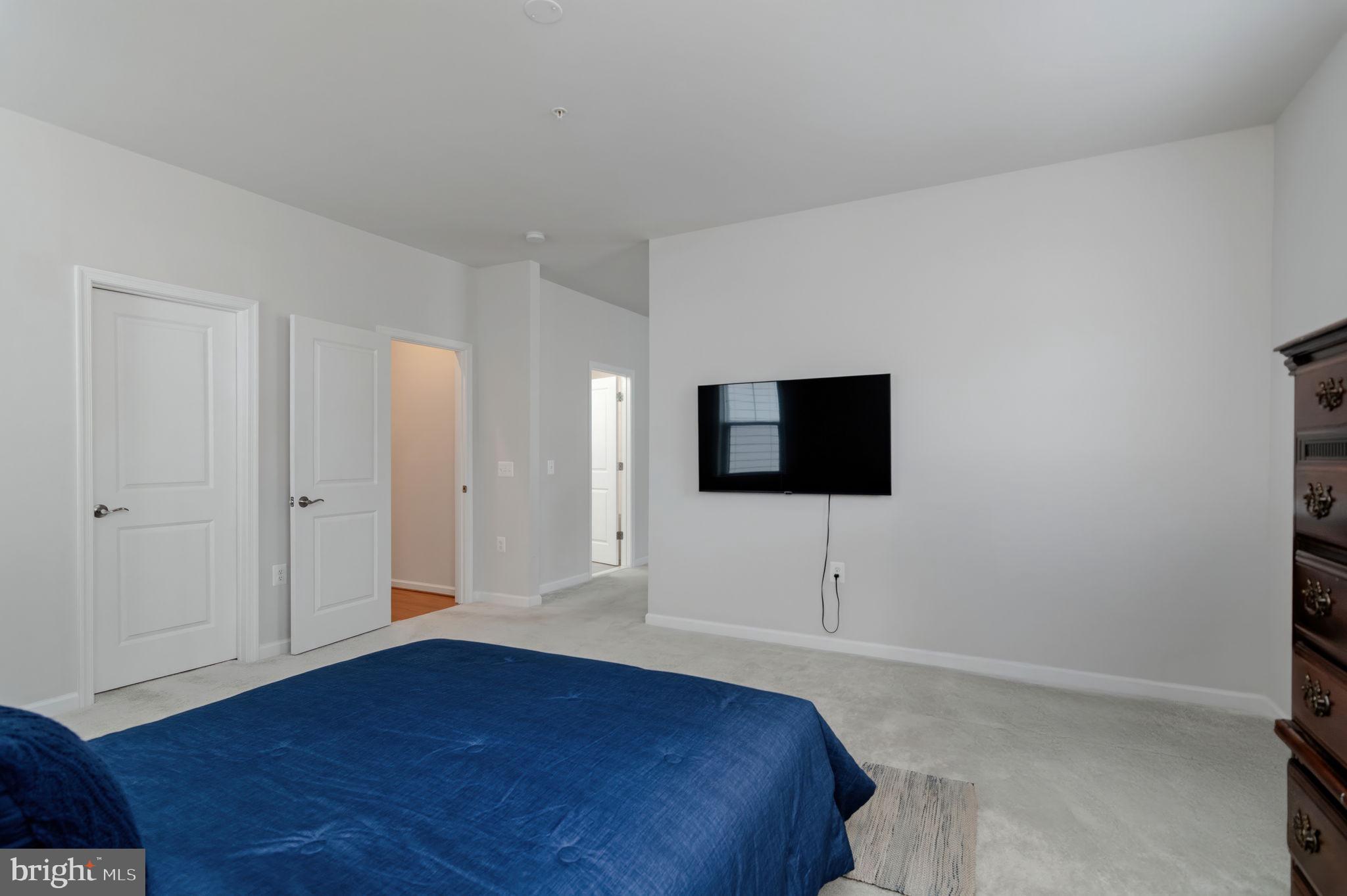 CADENCE AT LANSDOWNE - Residential