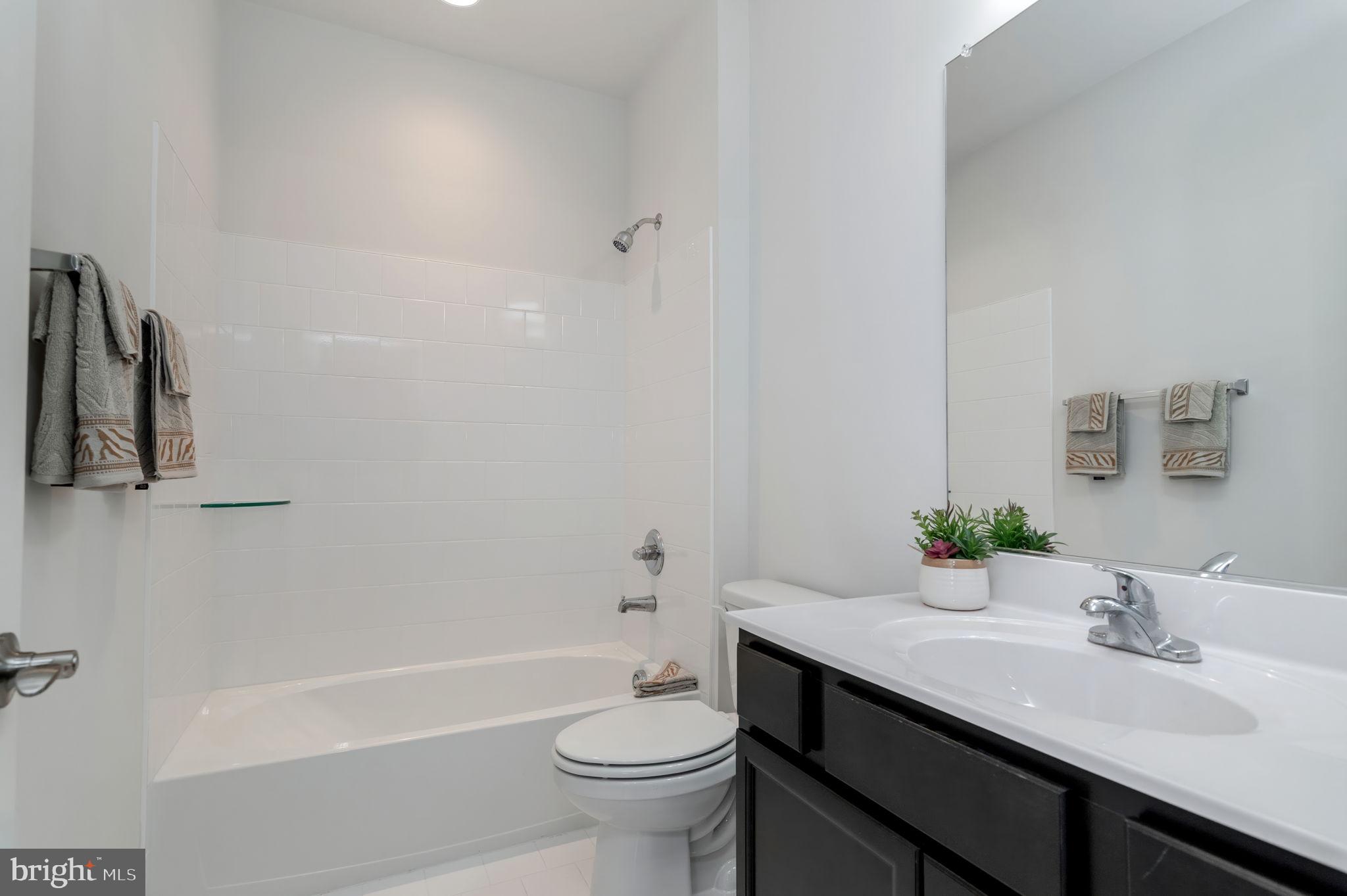 CADENCE AT LANSDOWNE - Residential