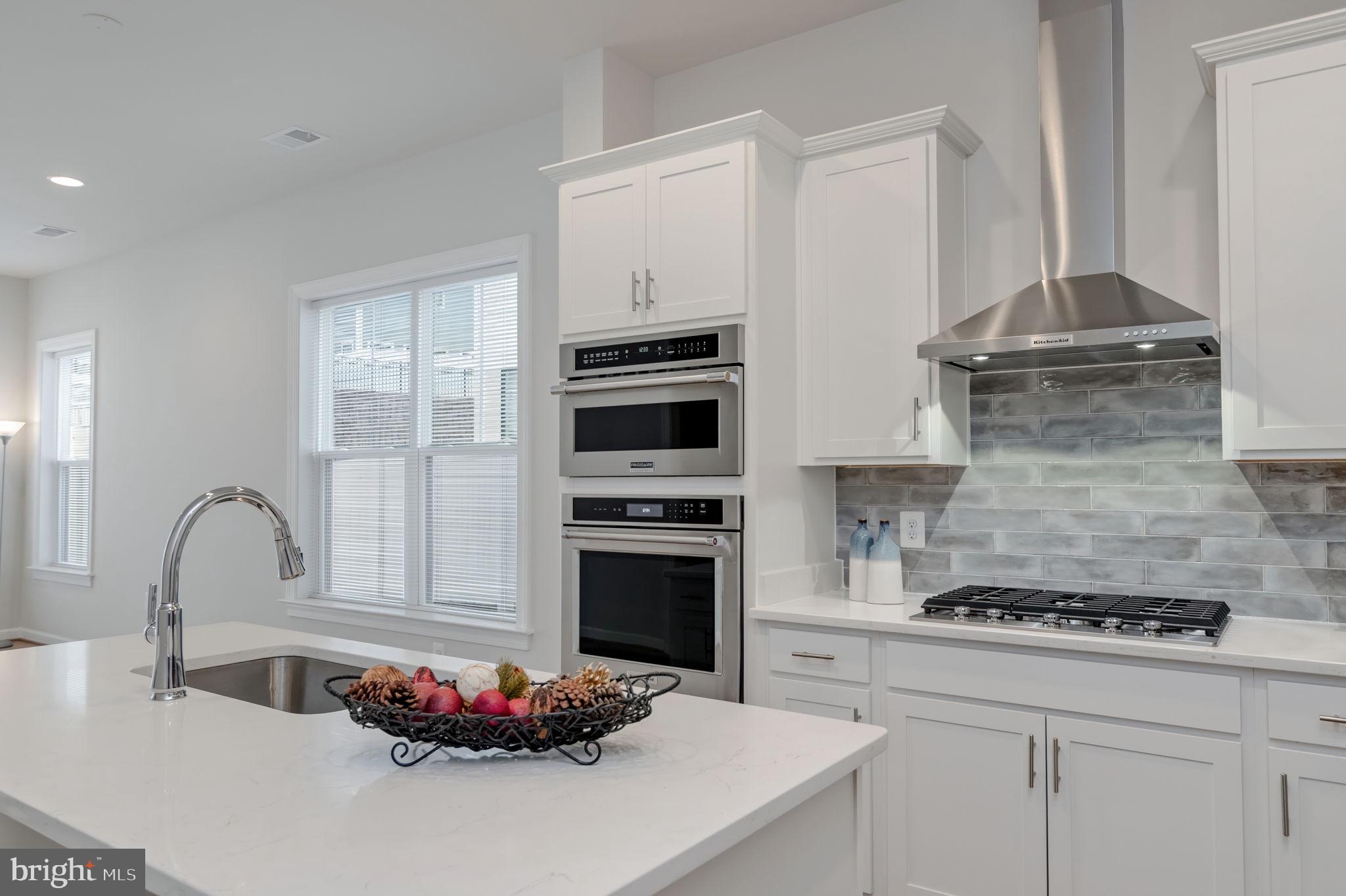 CADENCE AT LANSDOWNE - Residential