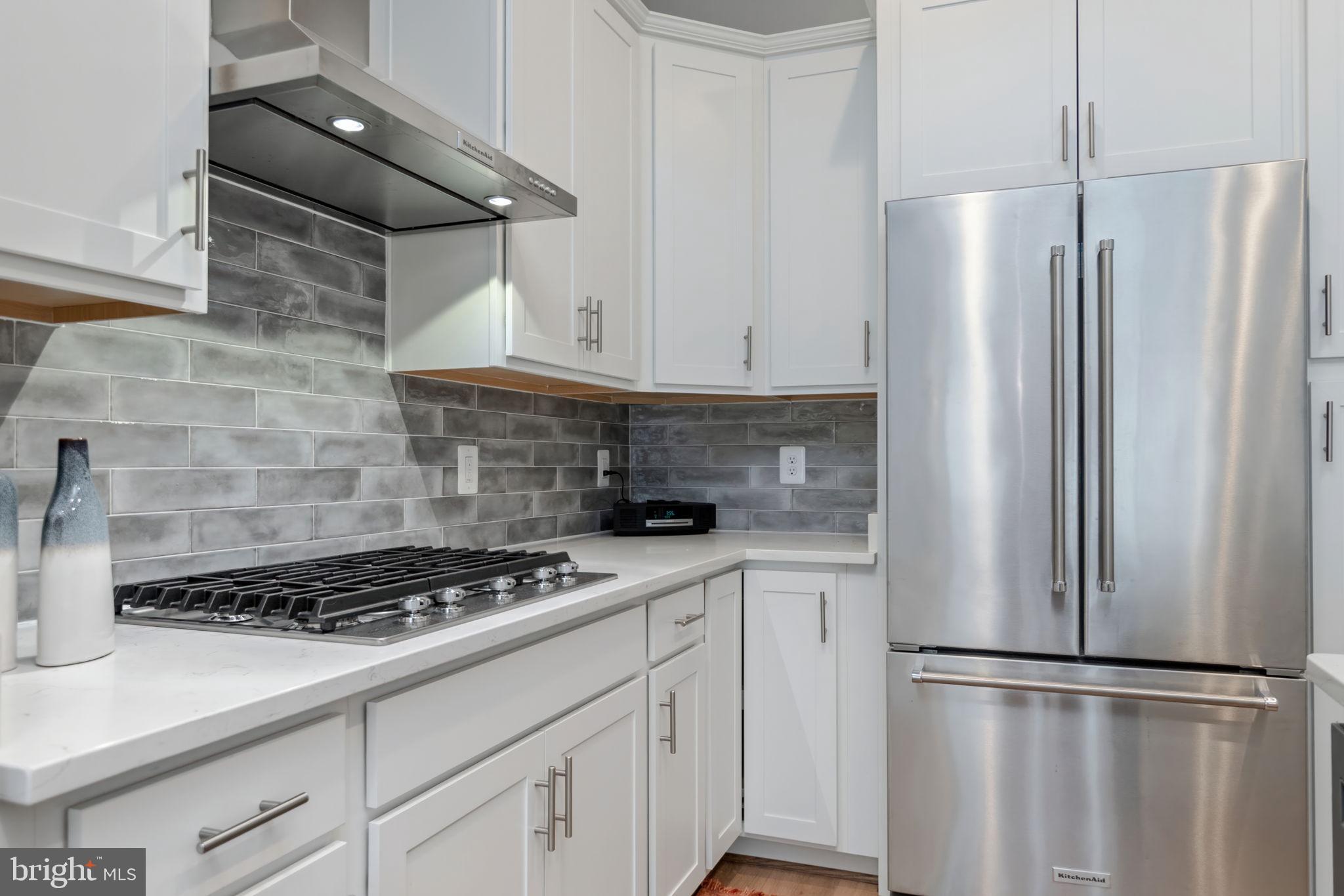 CADENCE AT LANSDOWNE - Residential