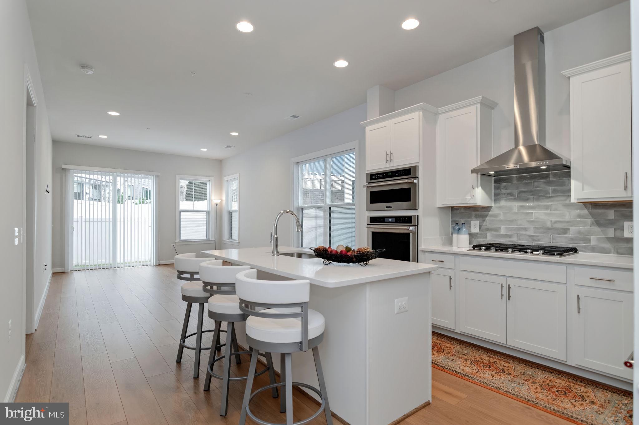 CADENCE AT LANSDOWNE - Residential