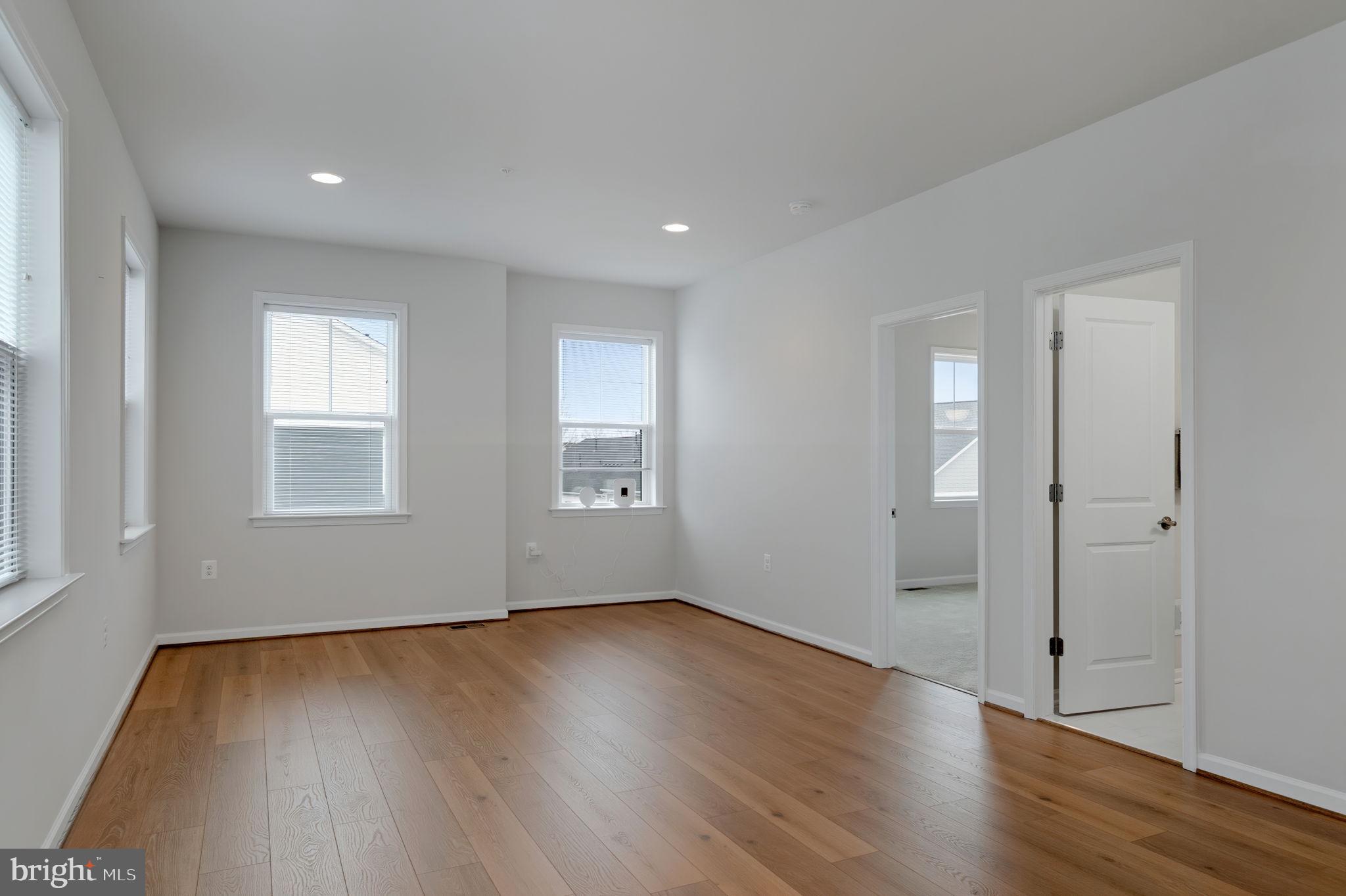 CADENCE AT LANSDOWNE - Residential