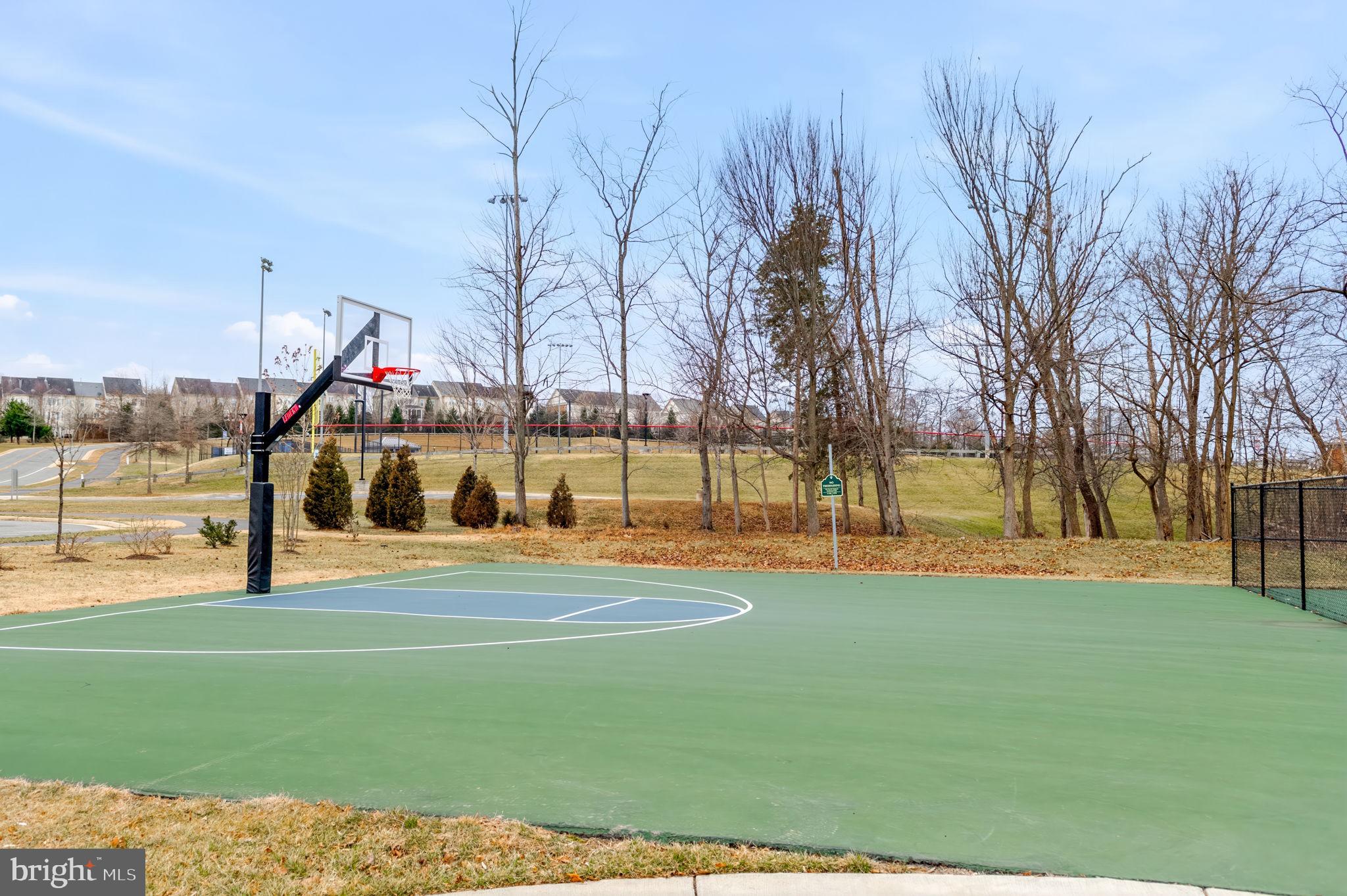 CADENCE AT LANSDOWNE - Residential