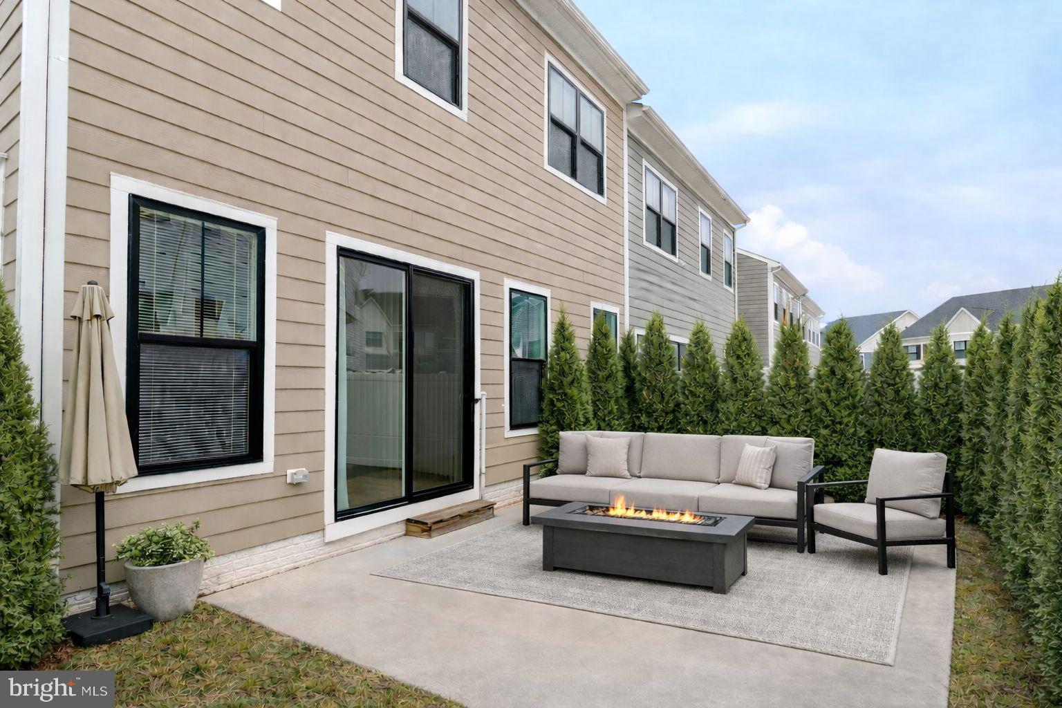 CADENCE AT LANSDOWNE - Residential