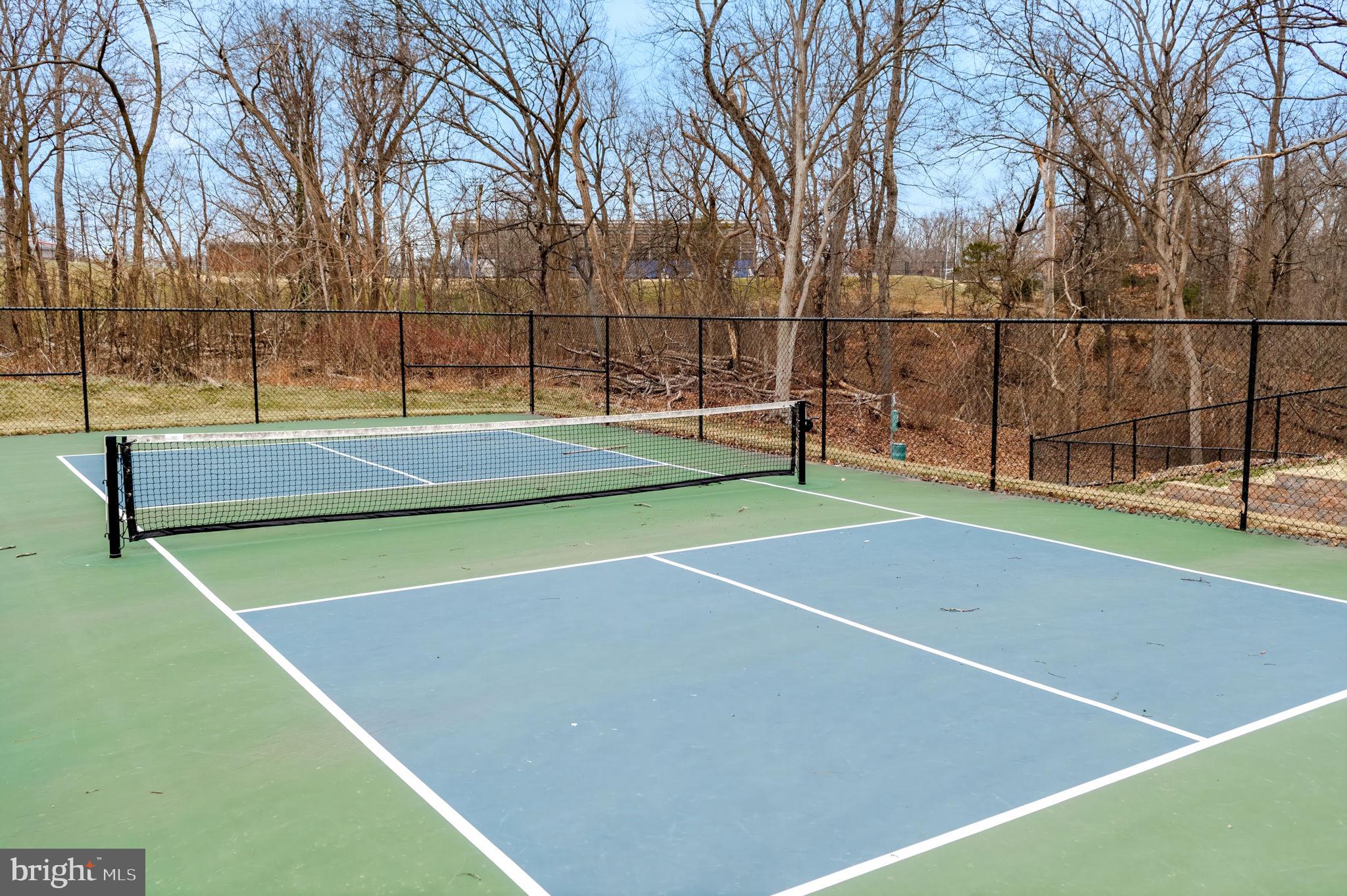 CADENCE AT LANSDOWNE - Residential