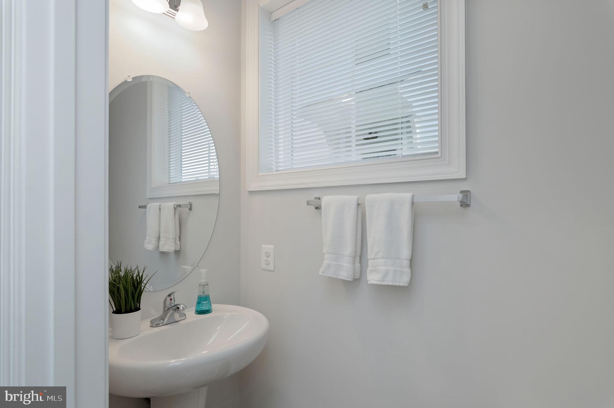 CADENCE AT LANSDOWNE - Residential