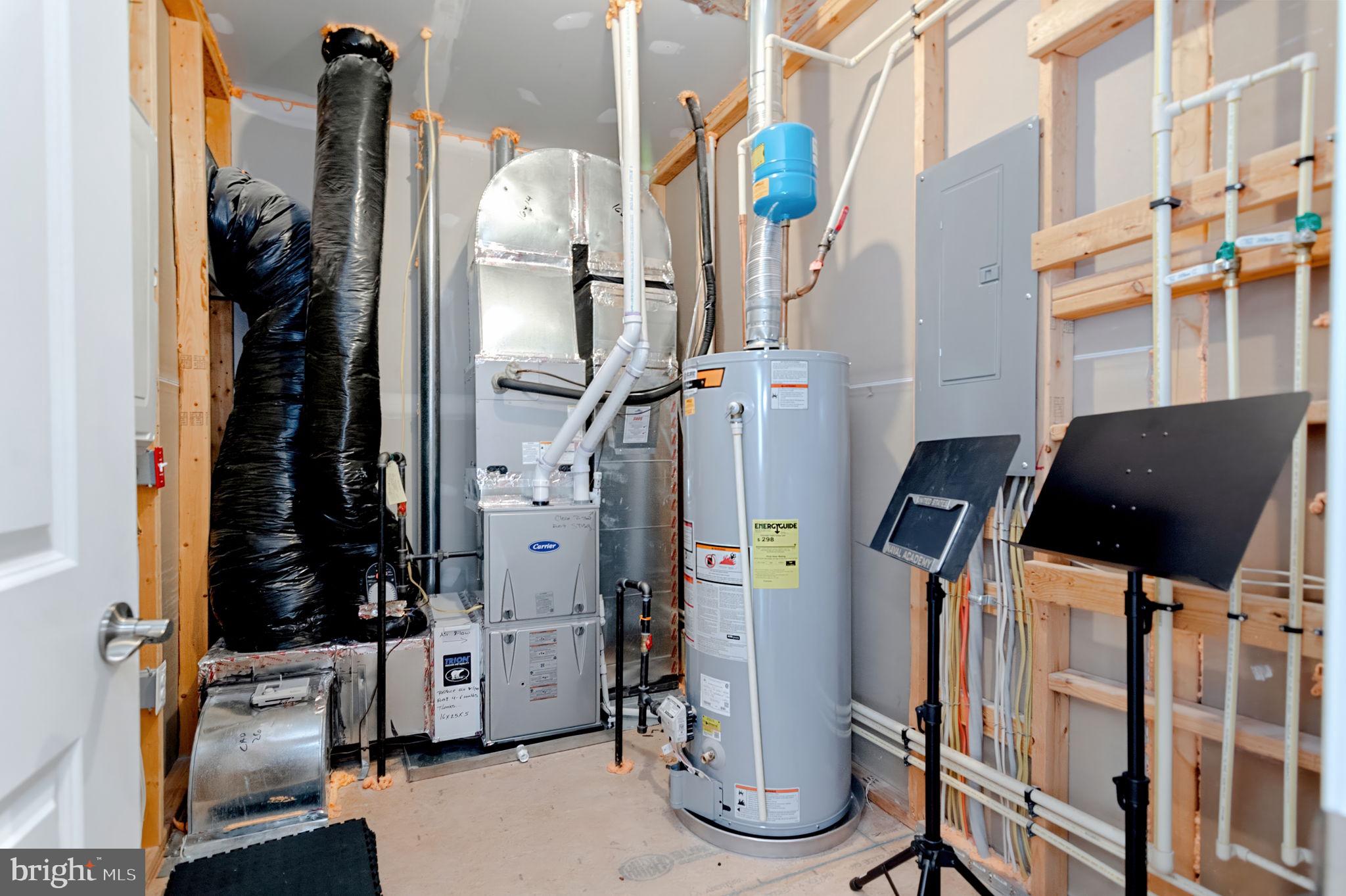 CADENCE AT LANSDOWNE - Residential