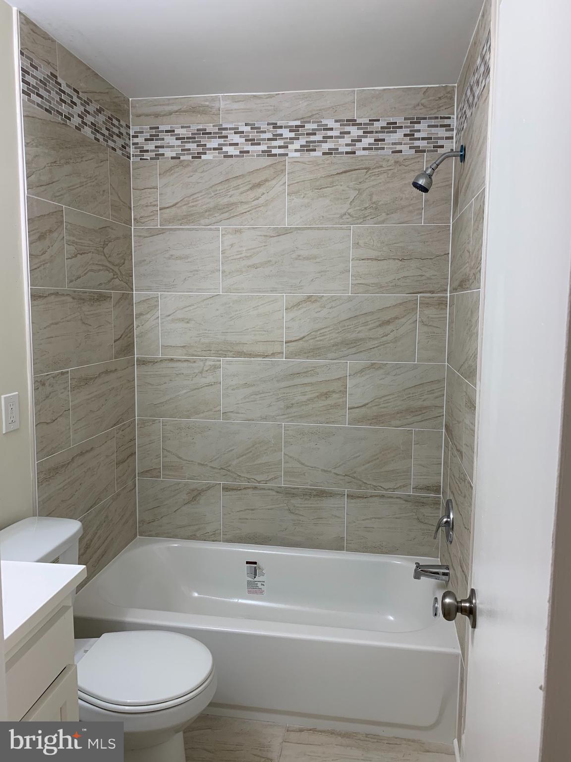 SOUTH LAWN - Residential