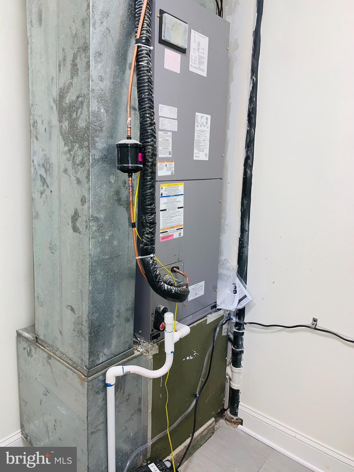 SOUTH LAWN - Residential