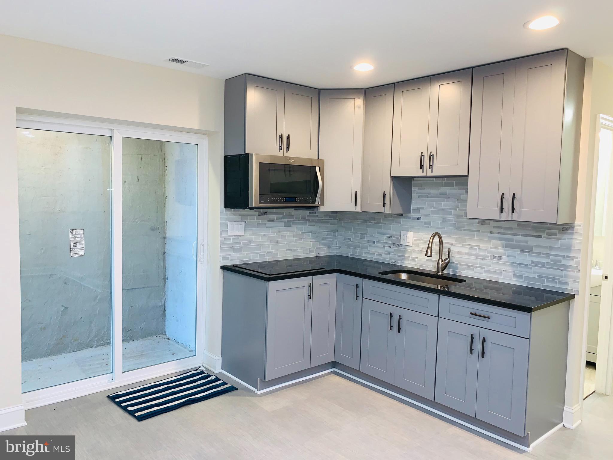 SOUTH LAWN - Residential