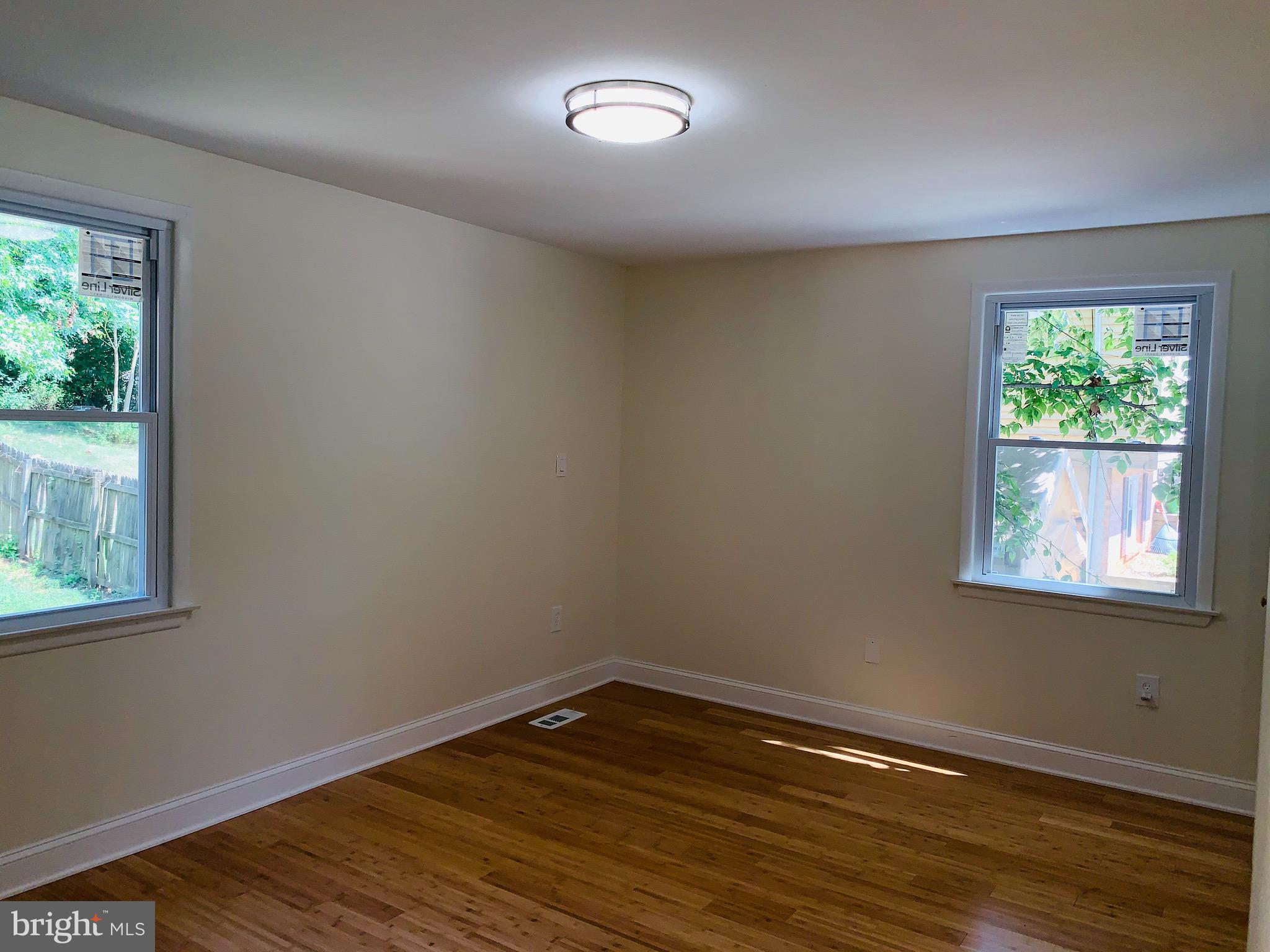 SOUTH LAWN - Residential