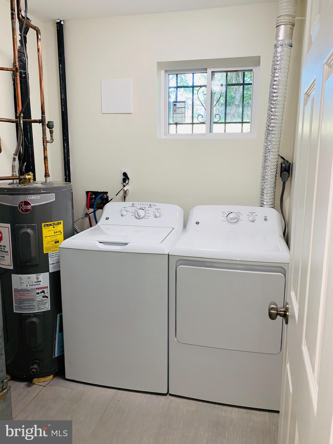 SOUTH LAWN - Residential