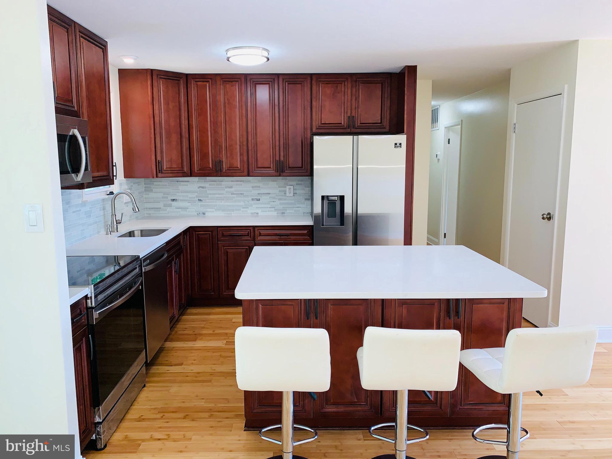 SOUTH LAWN - Residential