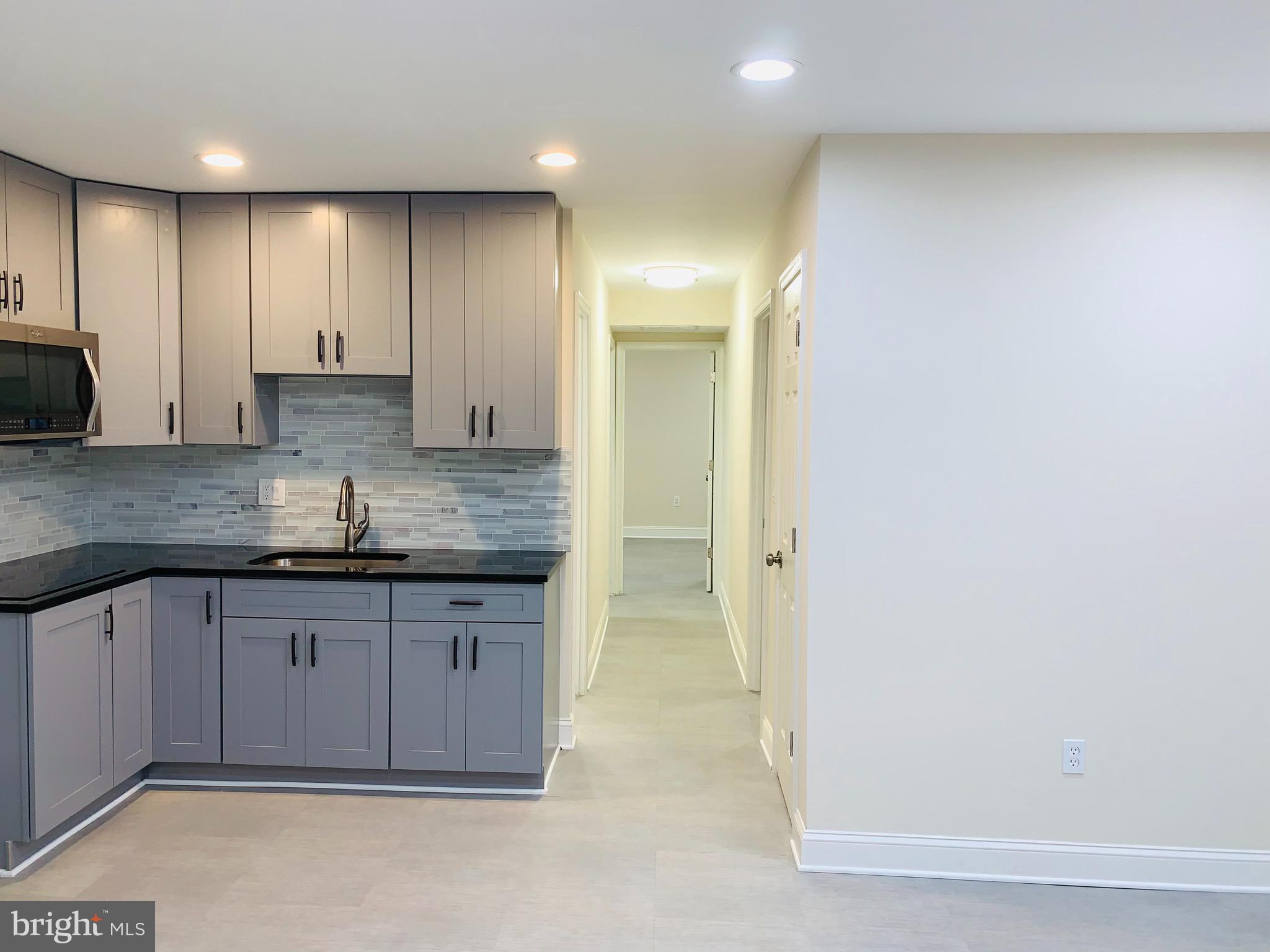 SOUTH LAWN - Residential