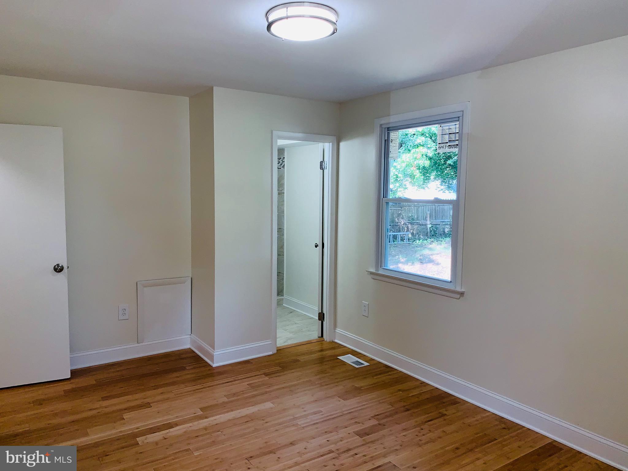 SOUTH LAWN - Residential