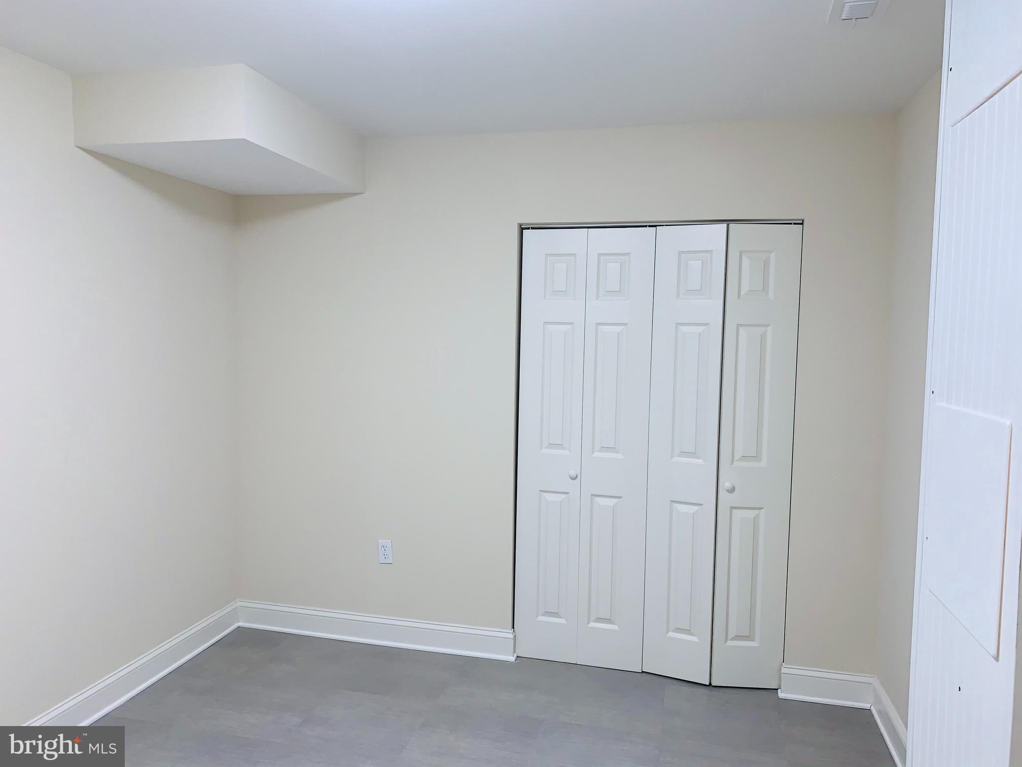 SOUTH LAWN - Residential