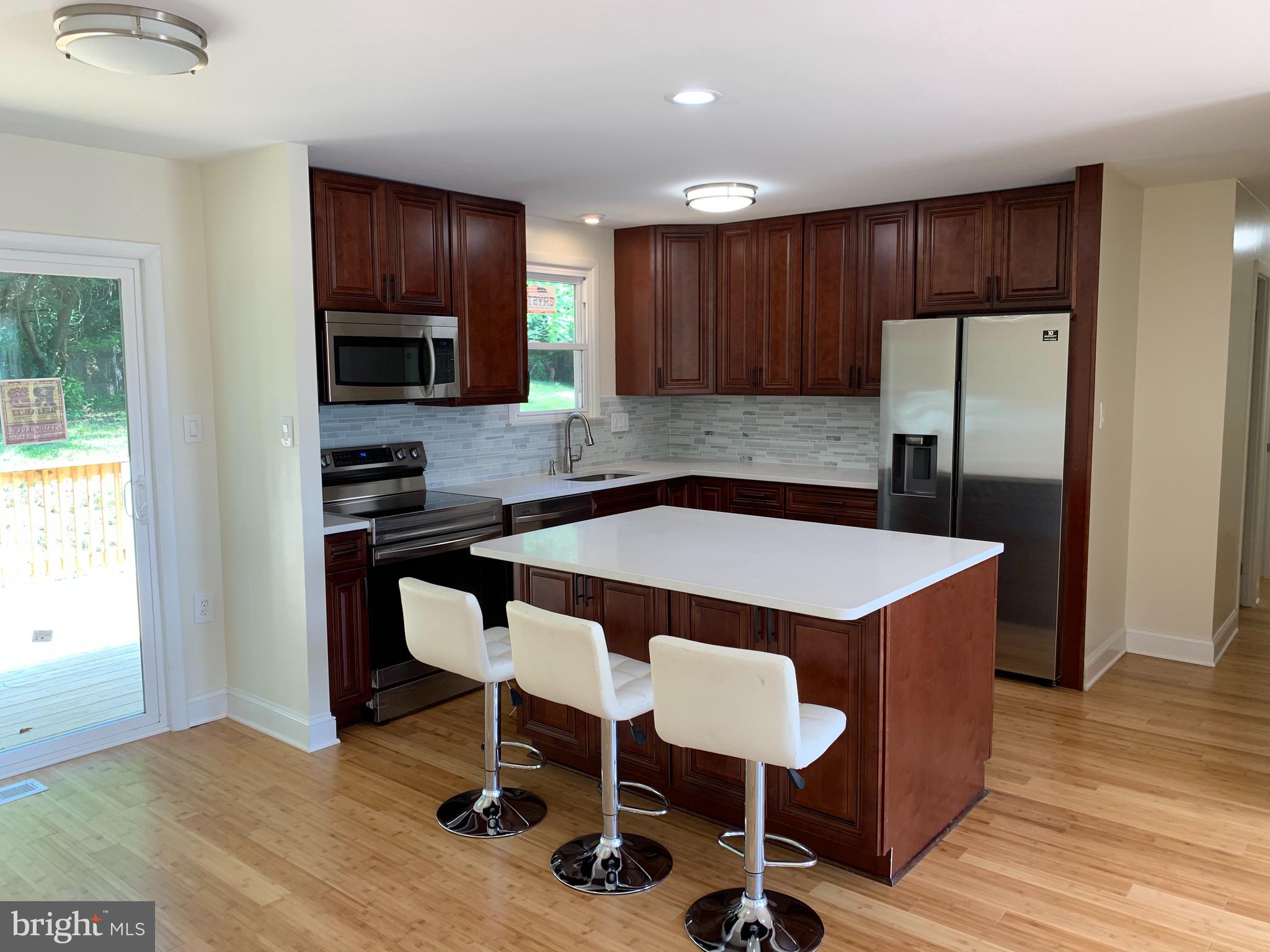 SOUTH LAWN - Residential