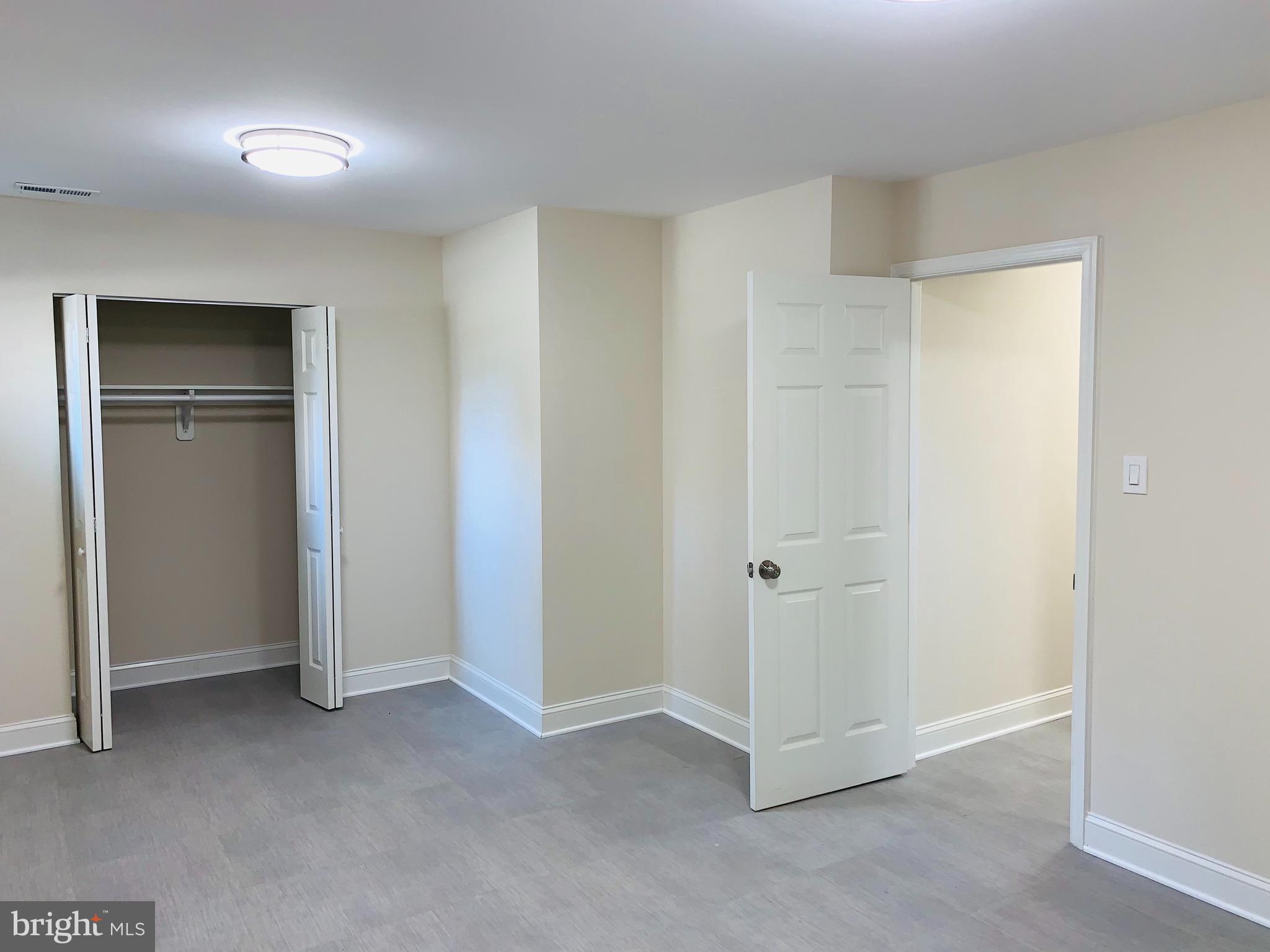 SOUTH LAWN - Residential