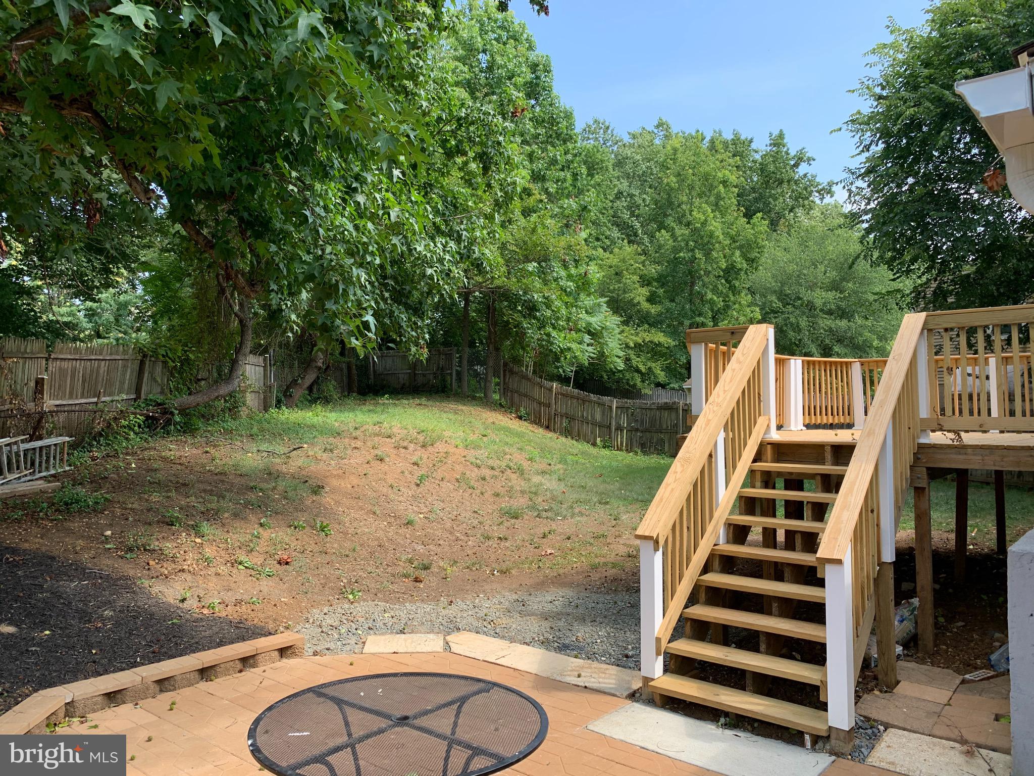 SOUTH LAWN - Residential