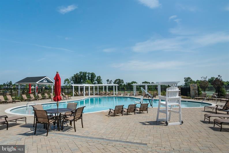 TWO RIVERS - Residential