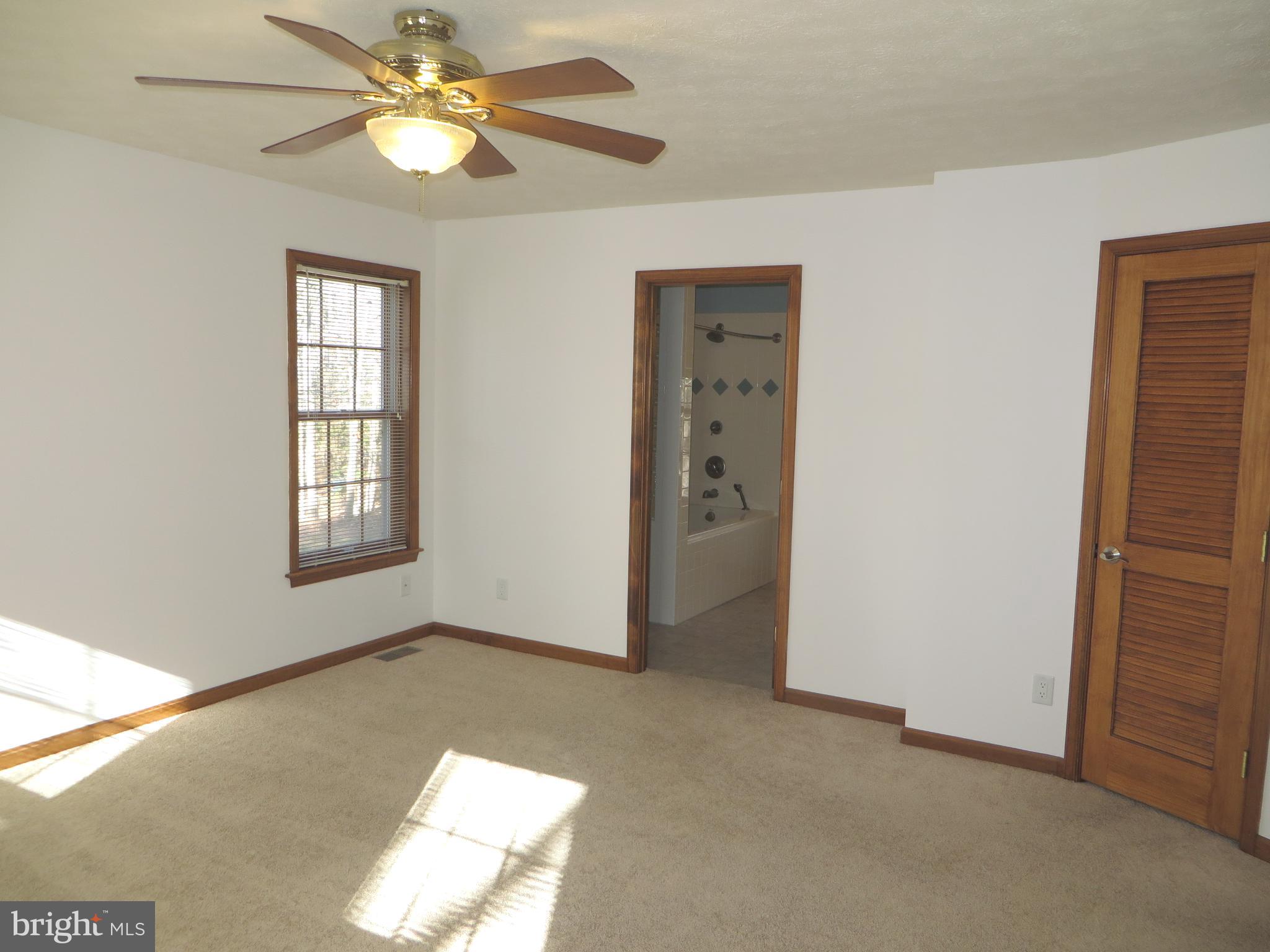 SYCAMORE HOLLOW OF WLDWD - Residential Lease