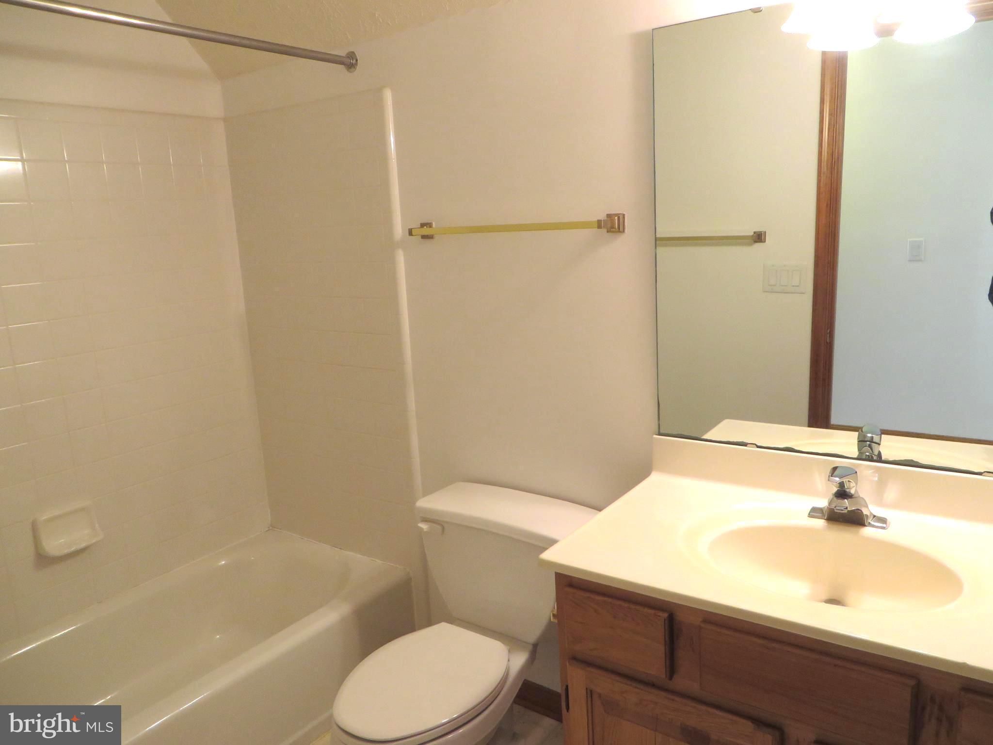 SYCAMORE HOLLOW OF WLDWD - Residential Lease