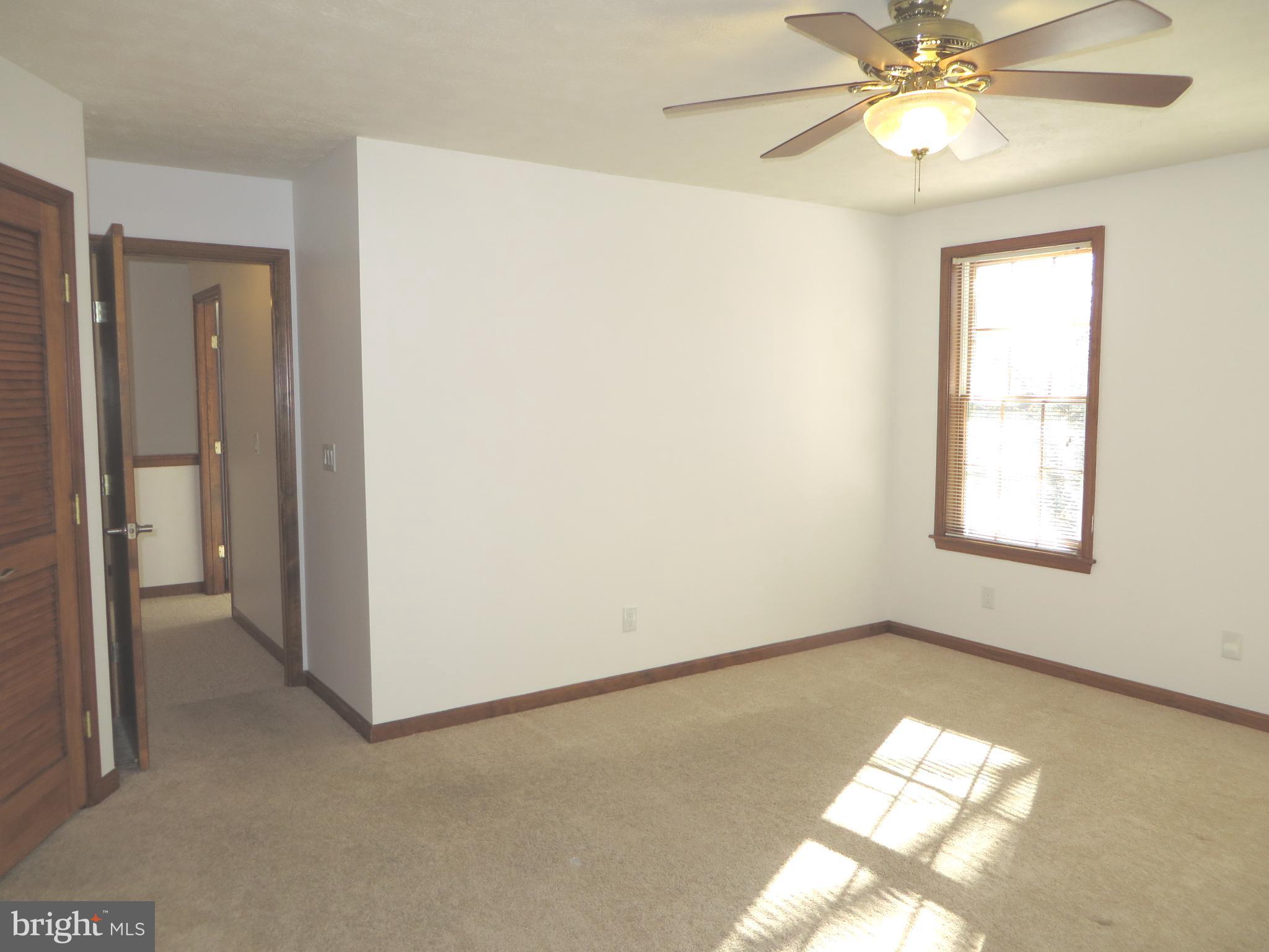 SYCAMORE HOLLOW OF WLDWD - Residential Lease